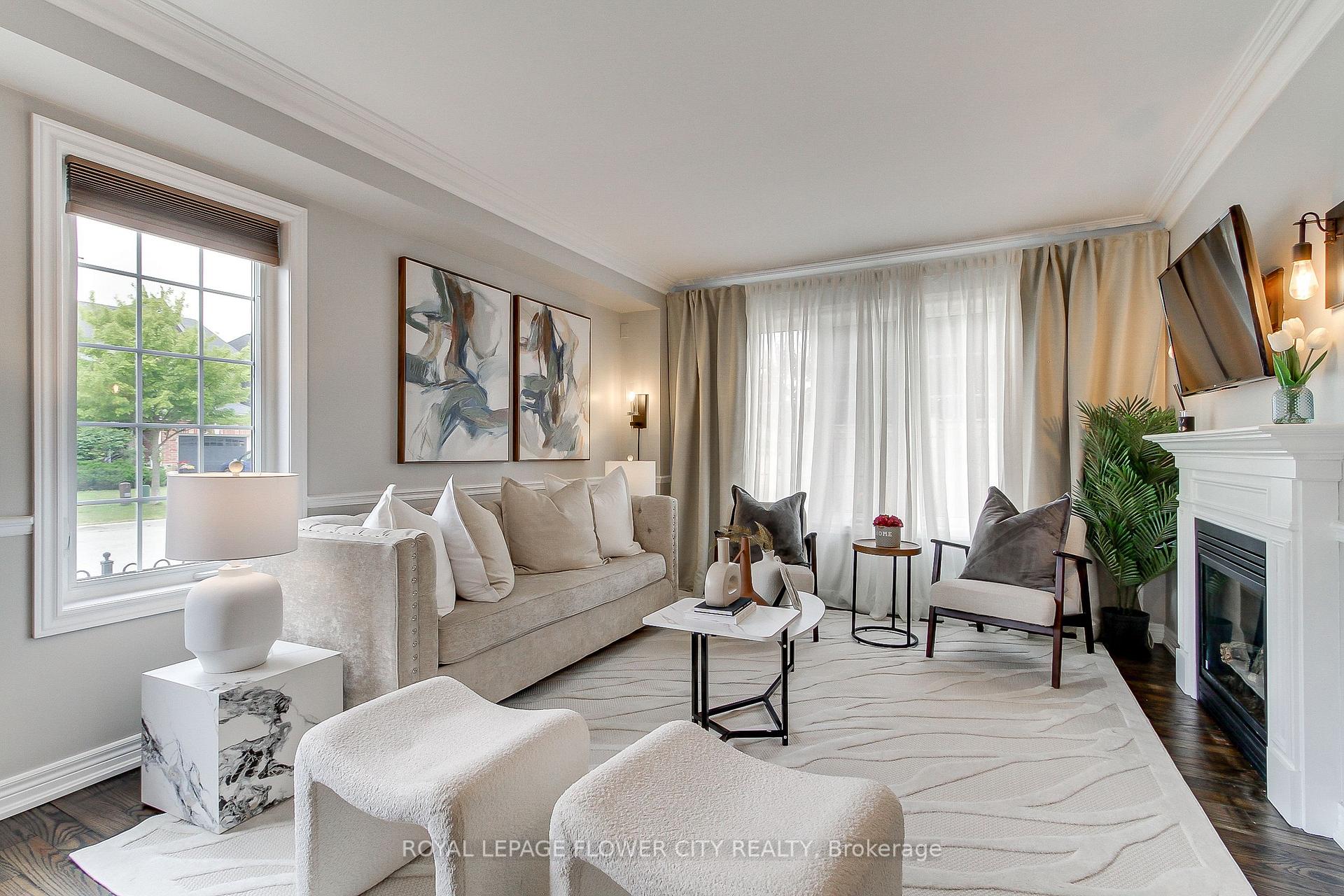 Photo 13 of 2 Lander Crescent, Clarington, Bowmanville — HOMEH