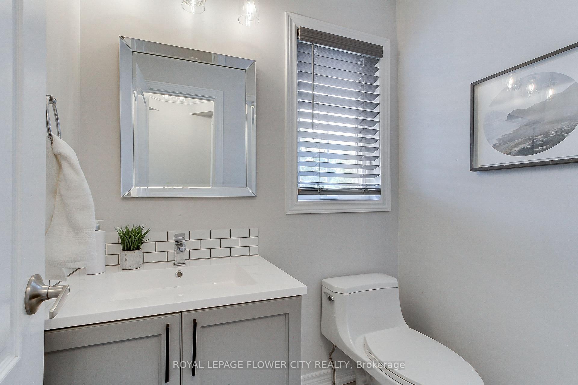 Photo 28 of 2 Lander Crescent, Clarington, Bowmanville — HOMEH