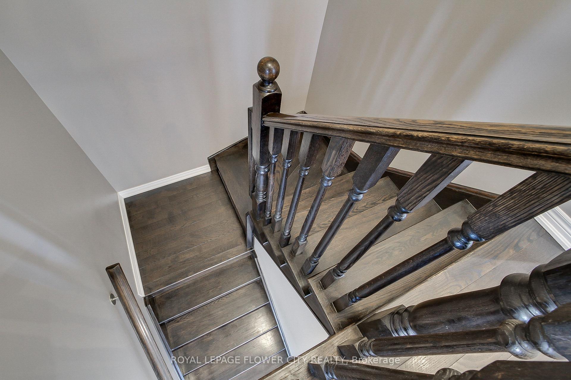 Photo 26 of 2 Lander Crescent, Clarington, Bowmanville — HOMEH