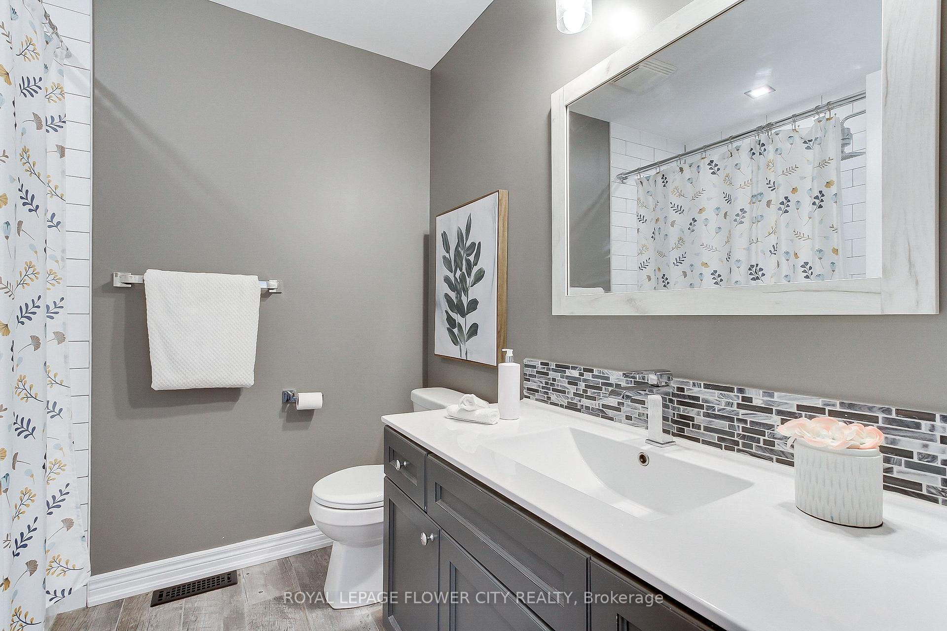 Photo 35 of 2 Lander Crescent, Clarington, Bowmanville — HOMEH
