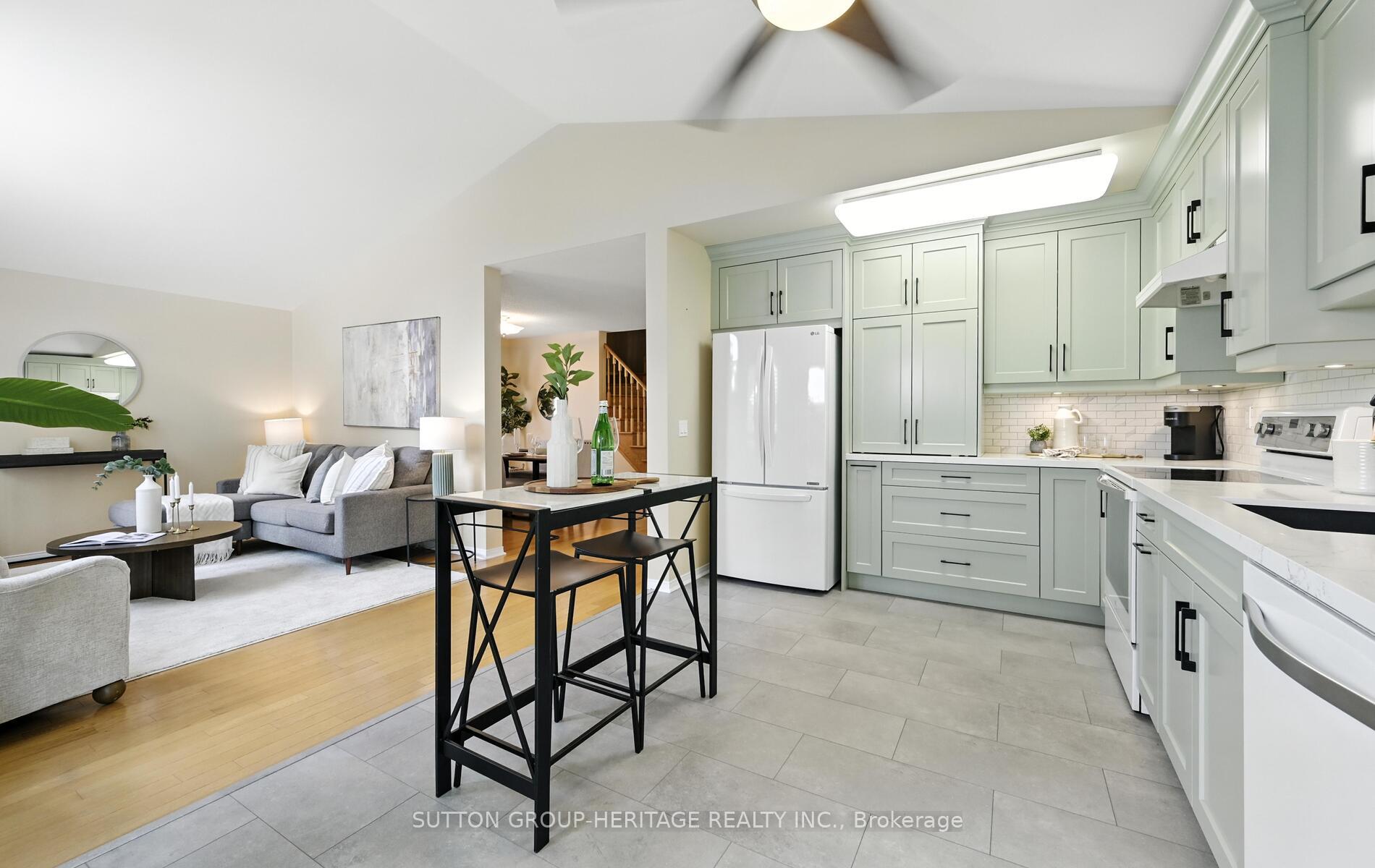 Photo 10 of 29 Southwell Avenue, Whitby, Williamsburg — HOMEH