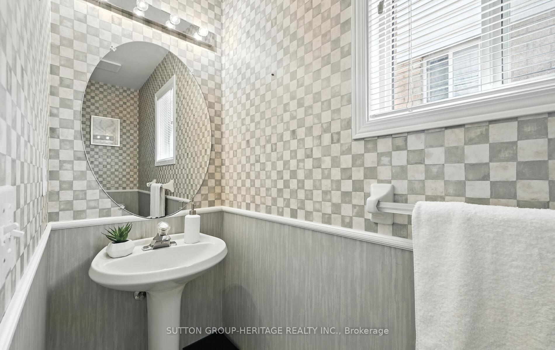 Photo 15 of 29 Southwell Avenue, Whitby, Williamsburg — HOMEH