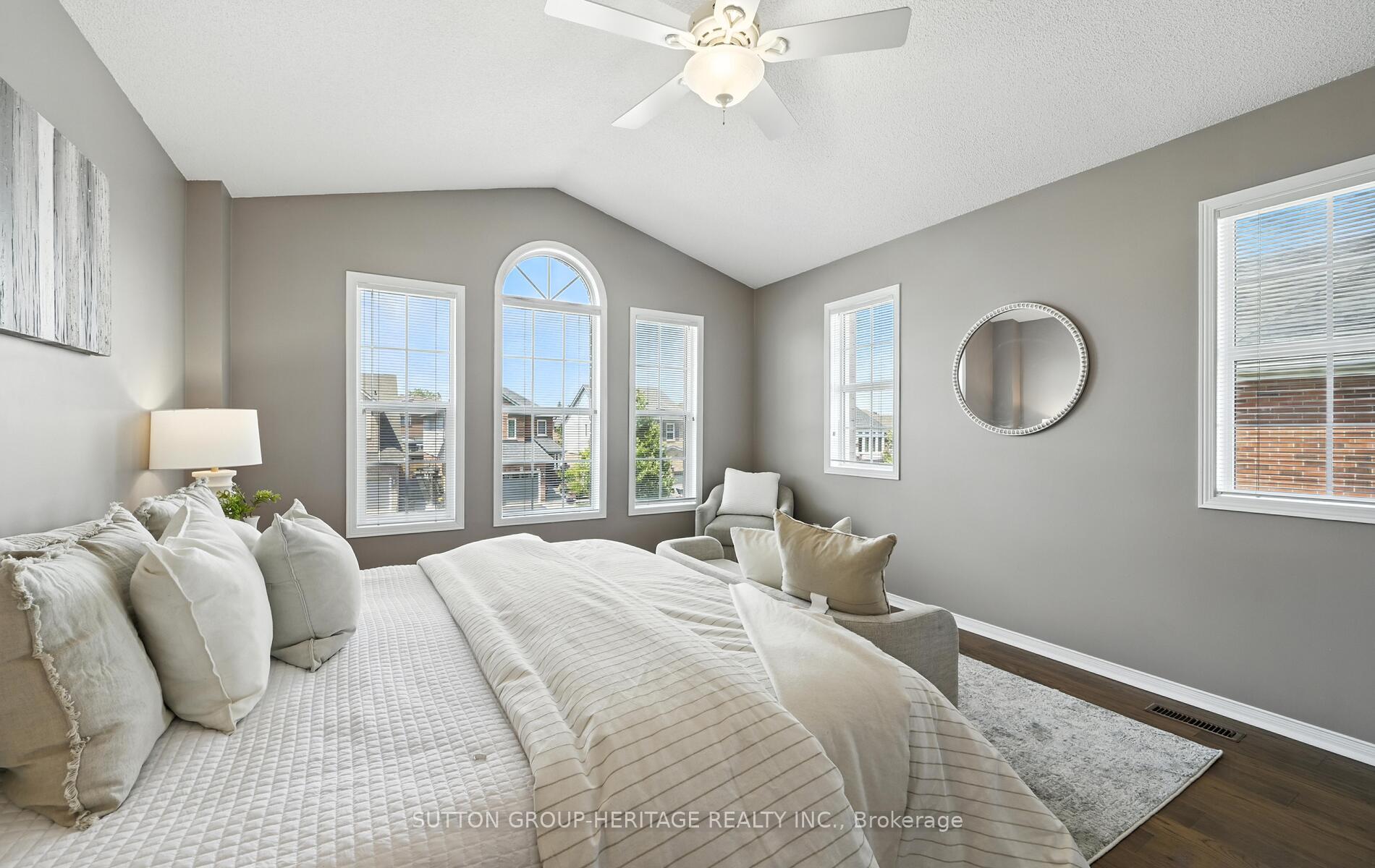 Photo 3 of 29 Southwell Avenue, Whitby, Williamsburg — HOMEH