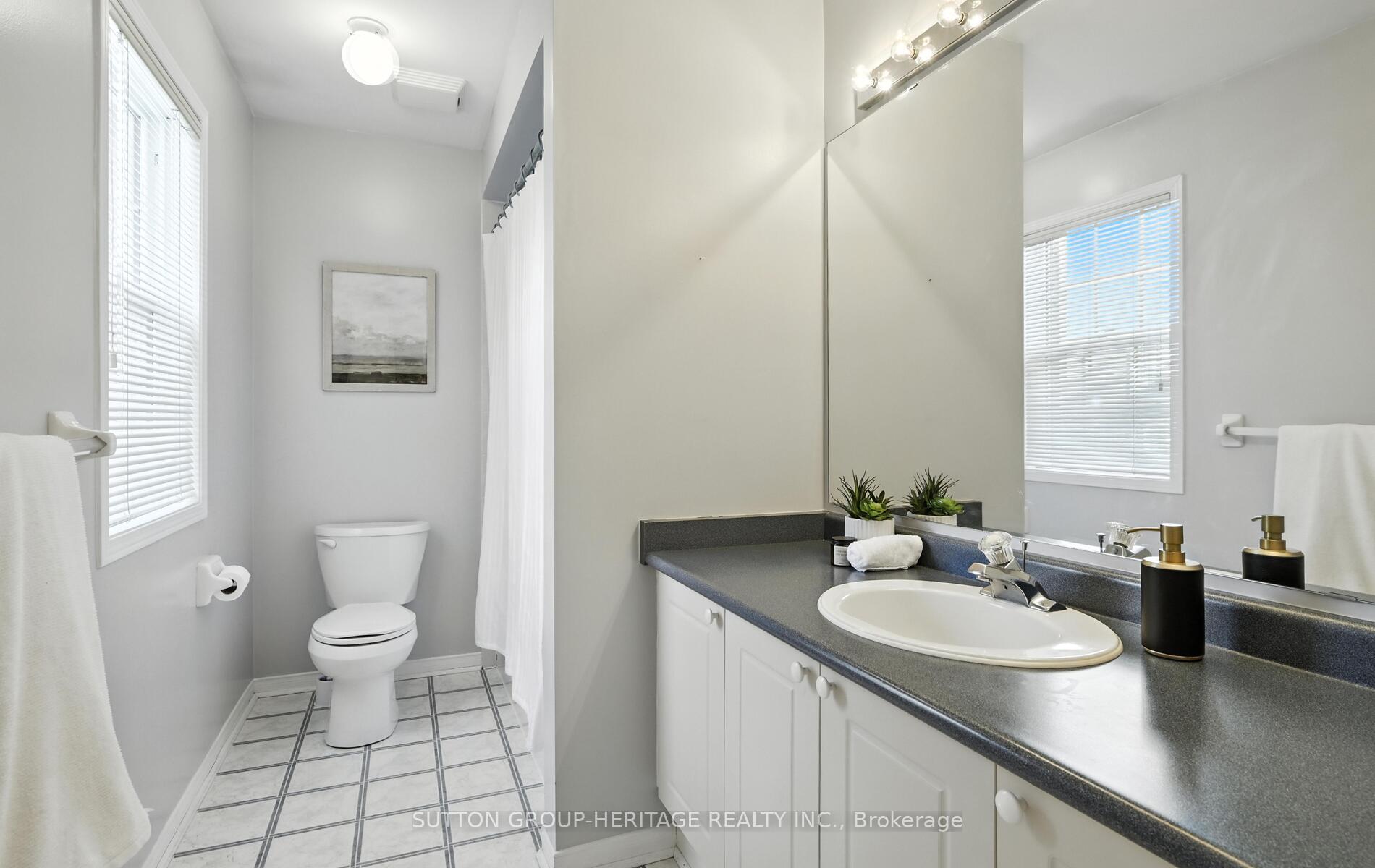 Photo 2 of 29 Southwell Avenue, Whitby, Williamsburg — HOMEH
