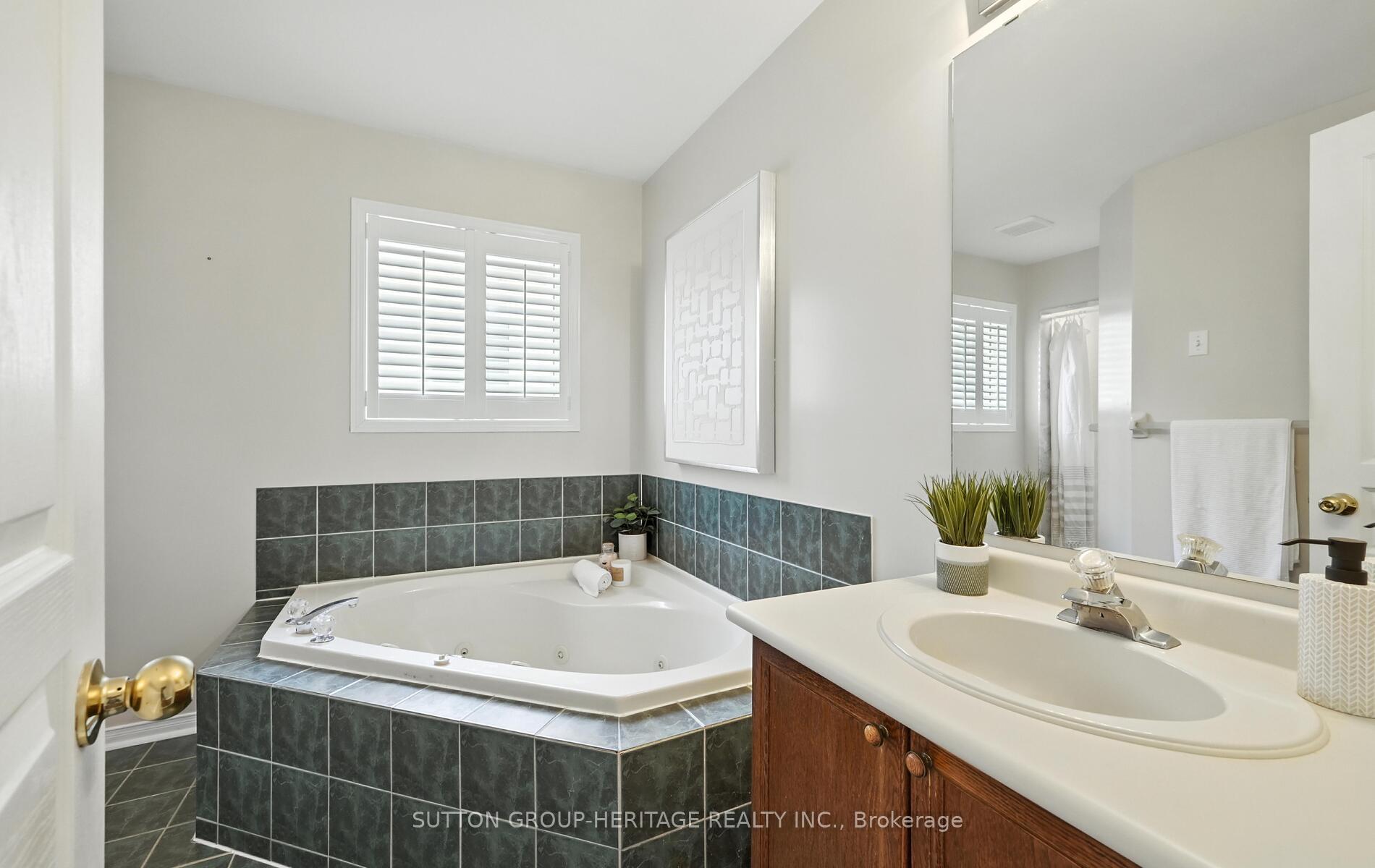 Photo 34 of 29 Southwell Avenue, Whitby, Williamsburg — HOMEH
