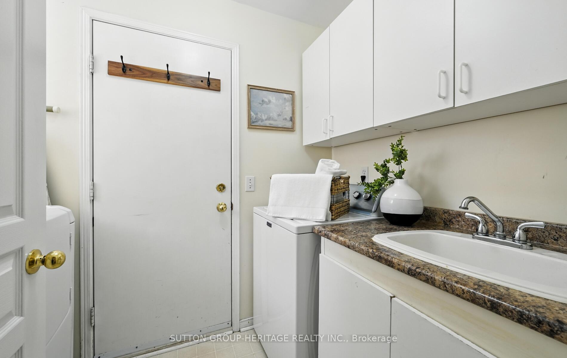 Photo 25 of 29 Southwell Avenue, Whitby, Williamsburg — HOMEH