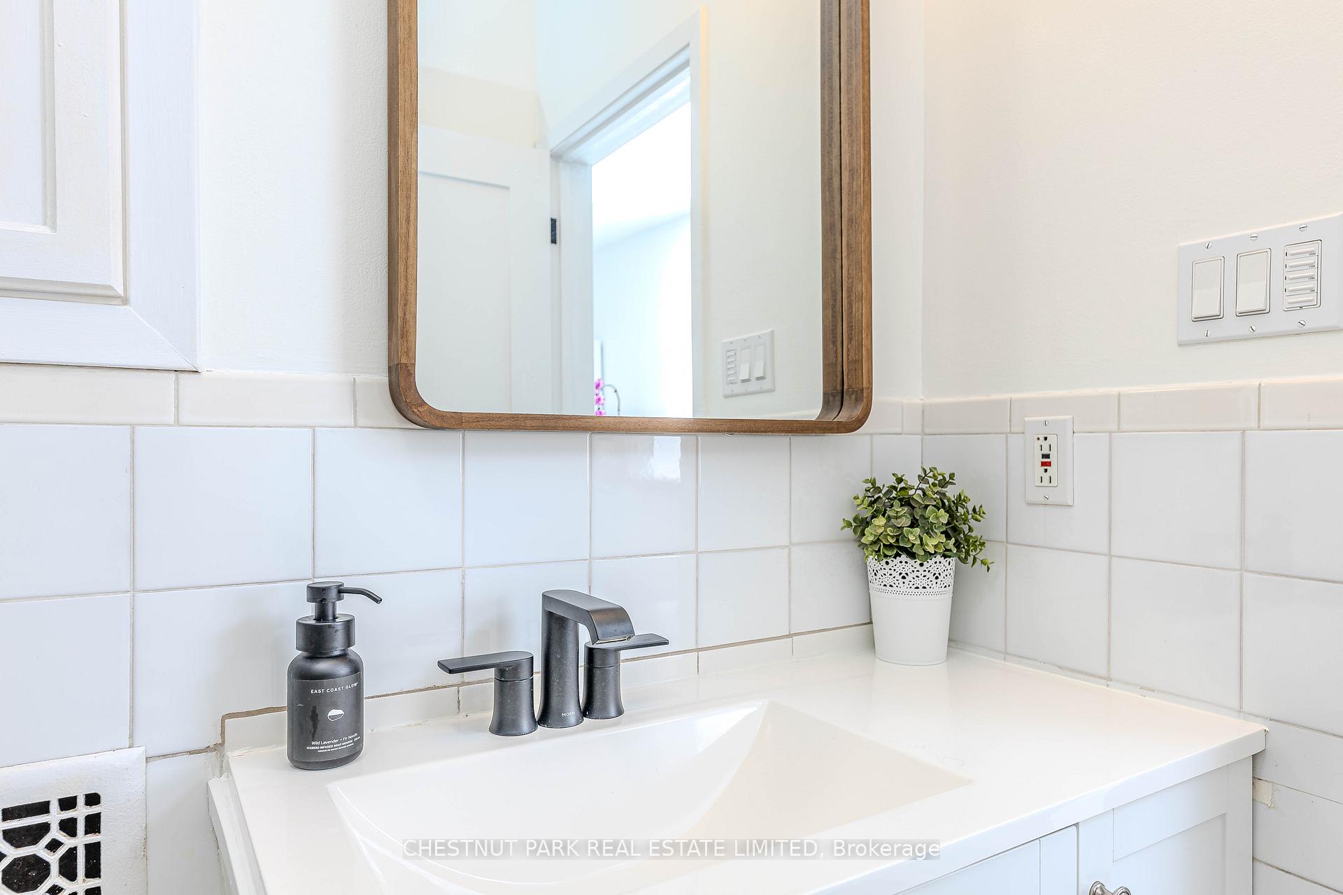 Photo 14 of 156 Parkmount Road, Toronto, Greenwood-Coxwell — HOMEH
