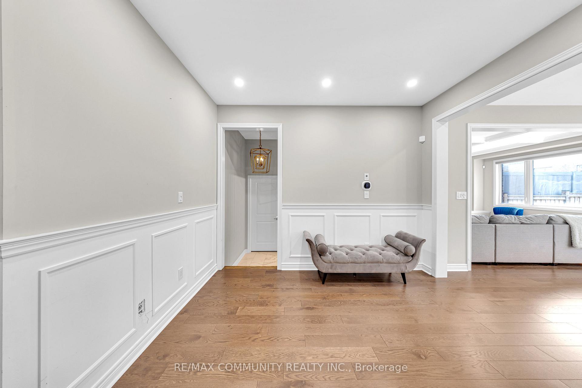 Photo 2 of 1064 Orenda Street, Pickering, Rural Pickering — HOMEH
