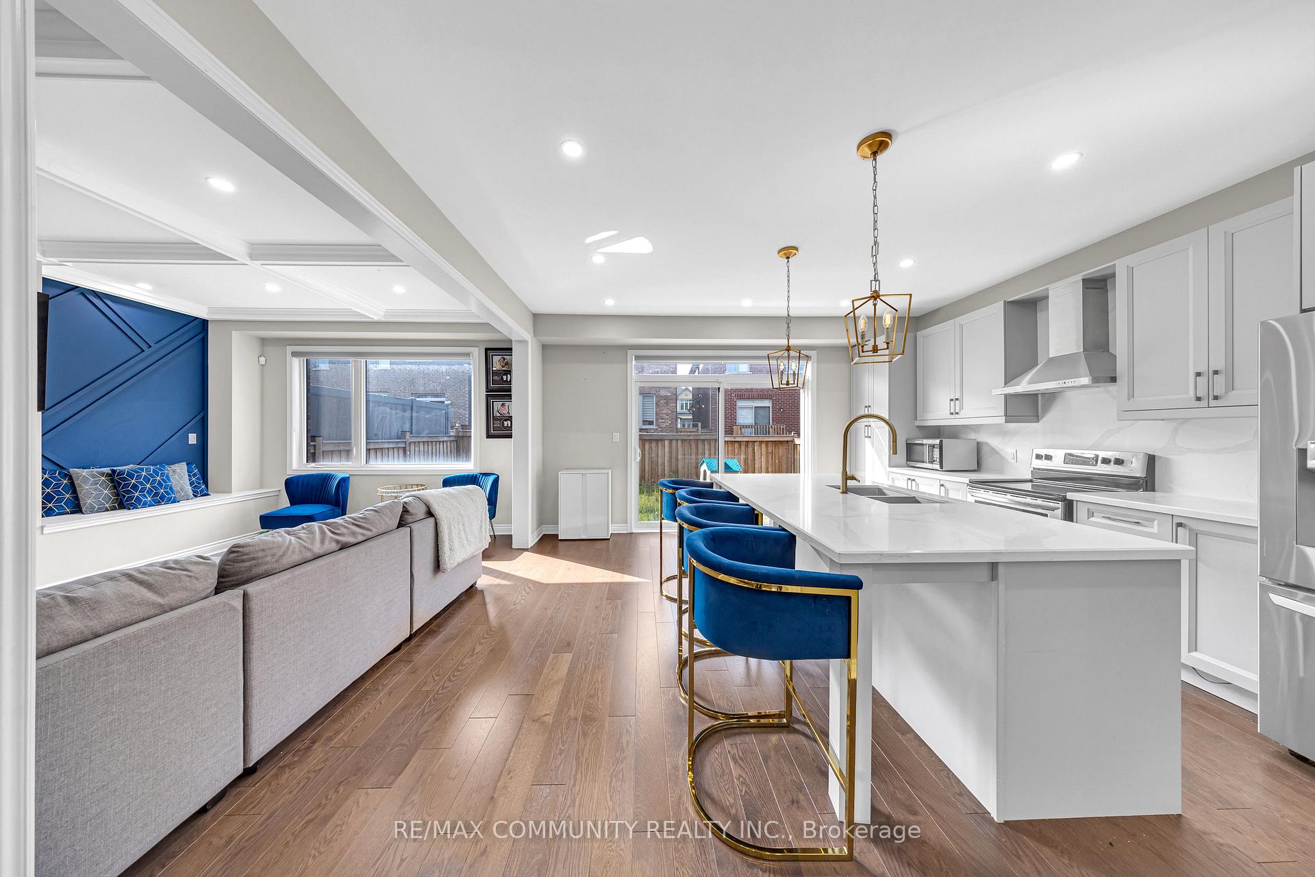 Photo 13 of 1064 Orenda Street, Pickering, Rural Pickering — HOMEH