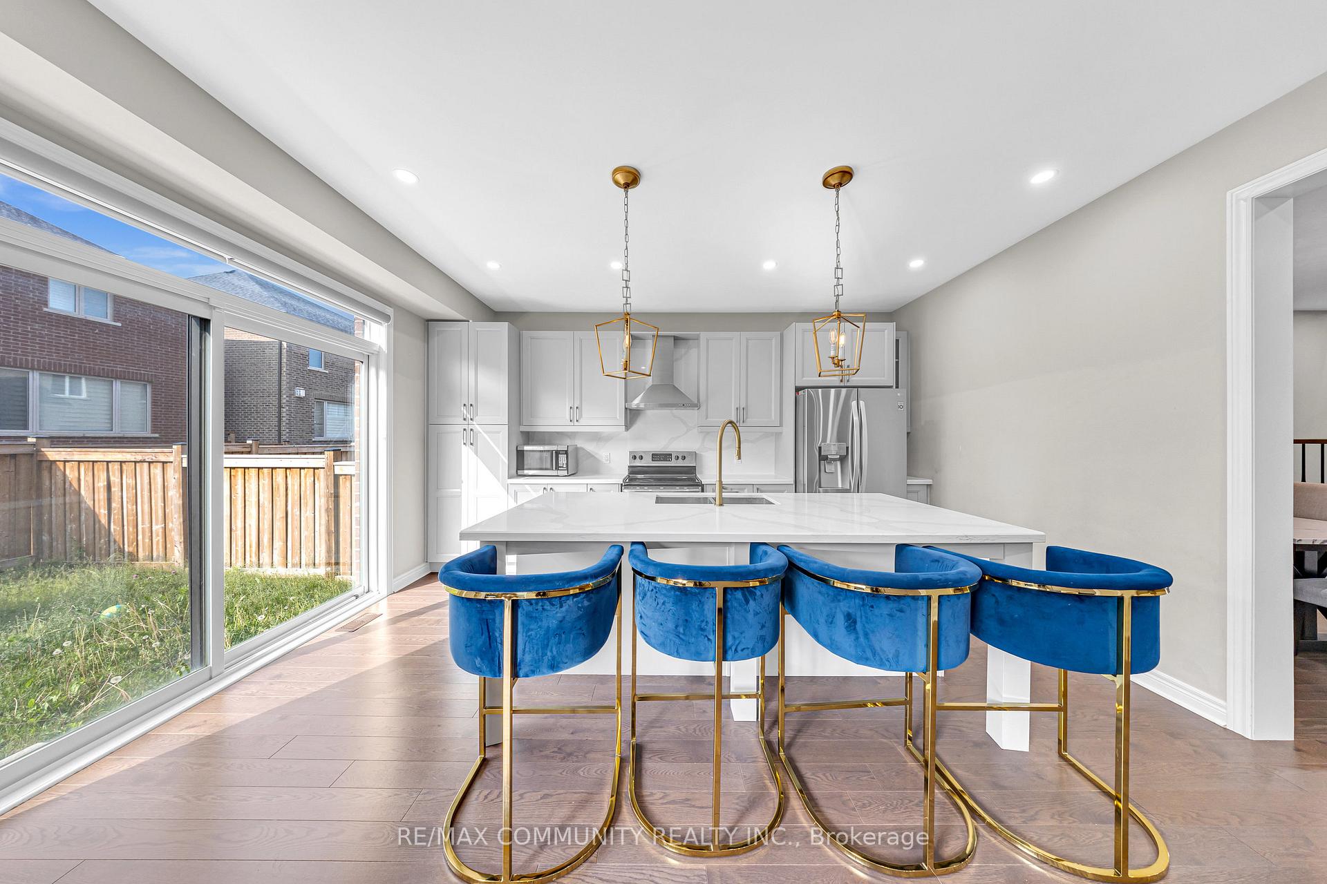 Photo 7 of 1064 Orenda Street, Pickering, Rural Pickering — HOMEH