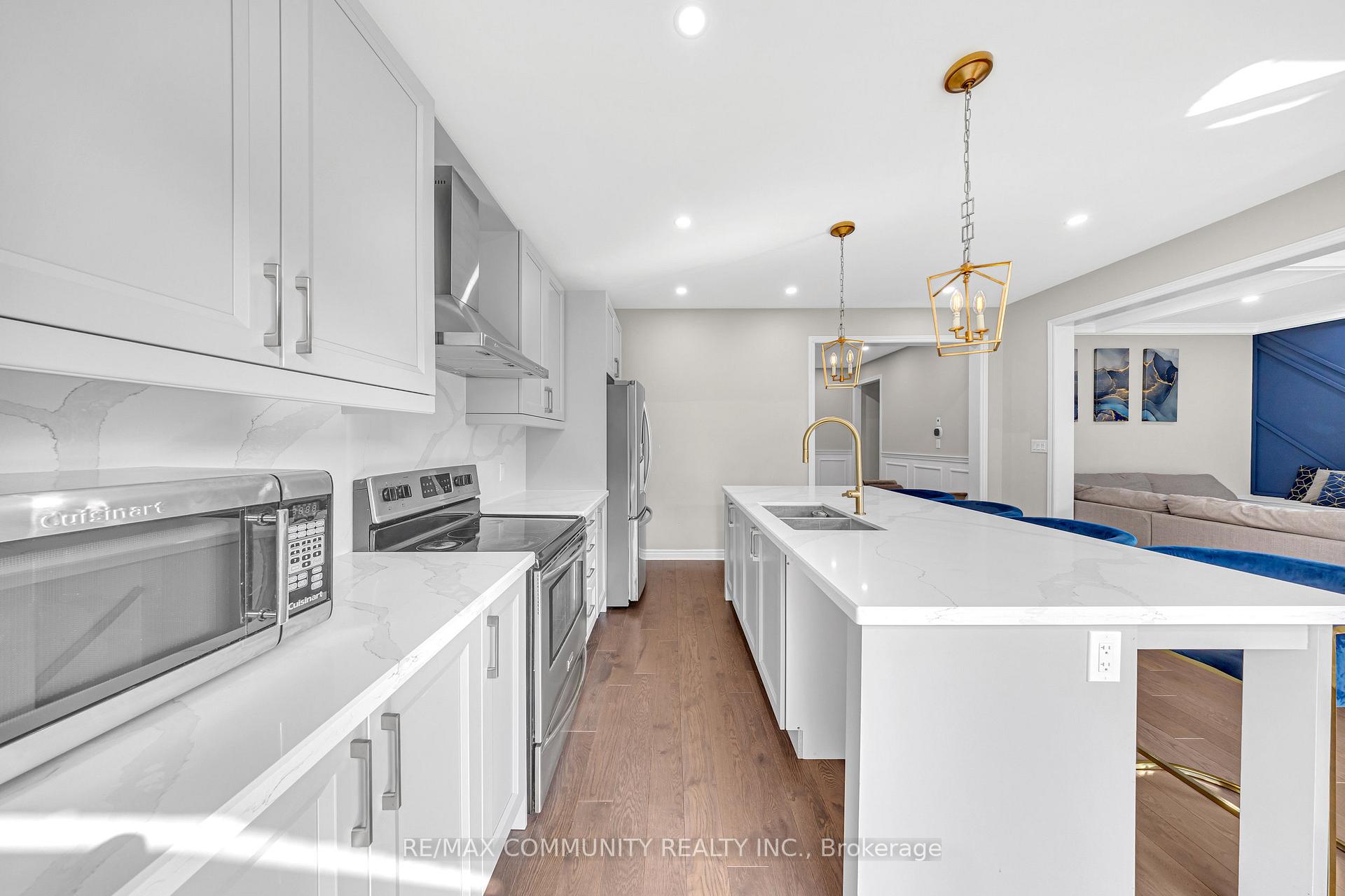 Photo 5 of 1064 Orenda Street, Pickering, Rural Pickering — HOMEH