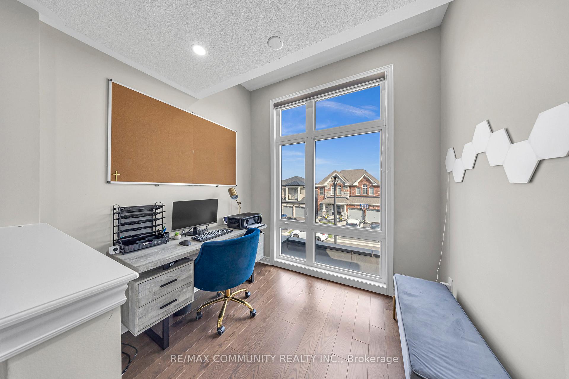 Photo 18 of 1064 Orenda Street, Pickering, Rural Pickering — HOMEH