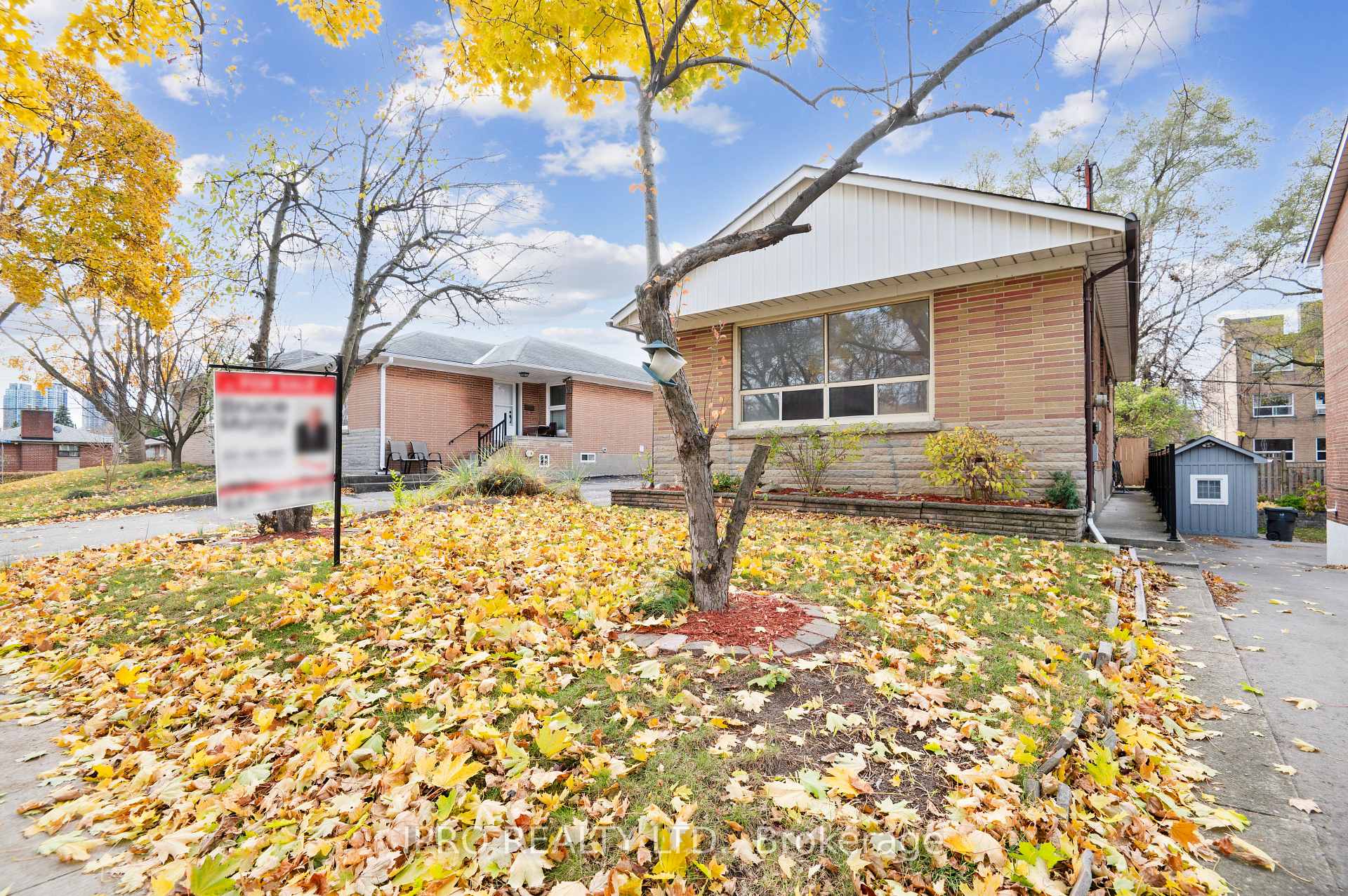 Photo 15 of 90 Stephen Drive, Etobicoke, Stonegate-Queensway — HOMEH