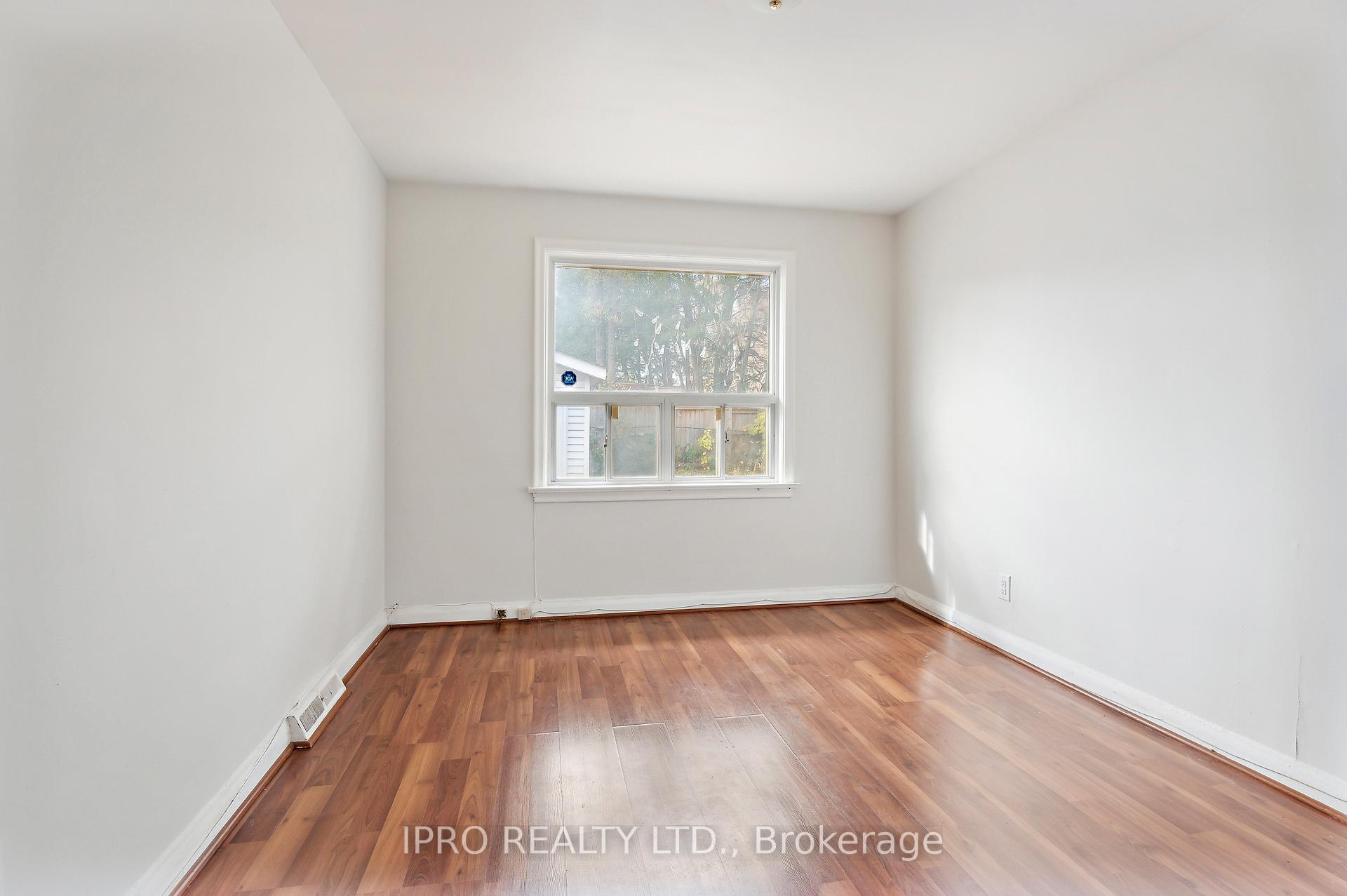 Photo 40 of 90 Stephen Drive, Etobicoke, Stonegate-Queensway — HOMEH