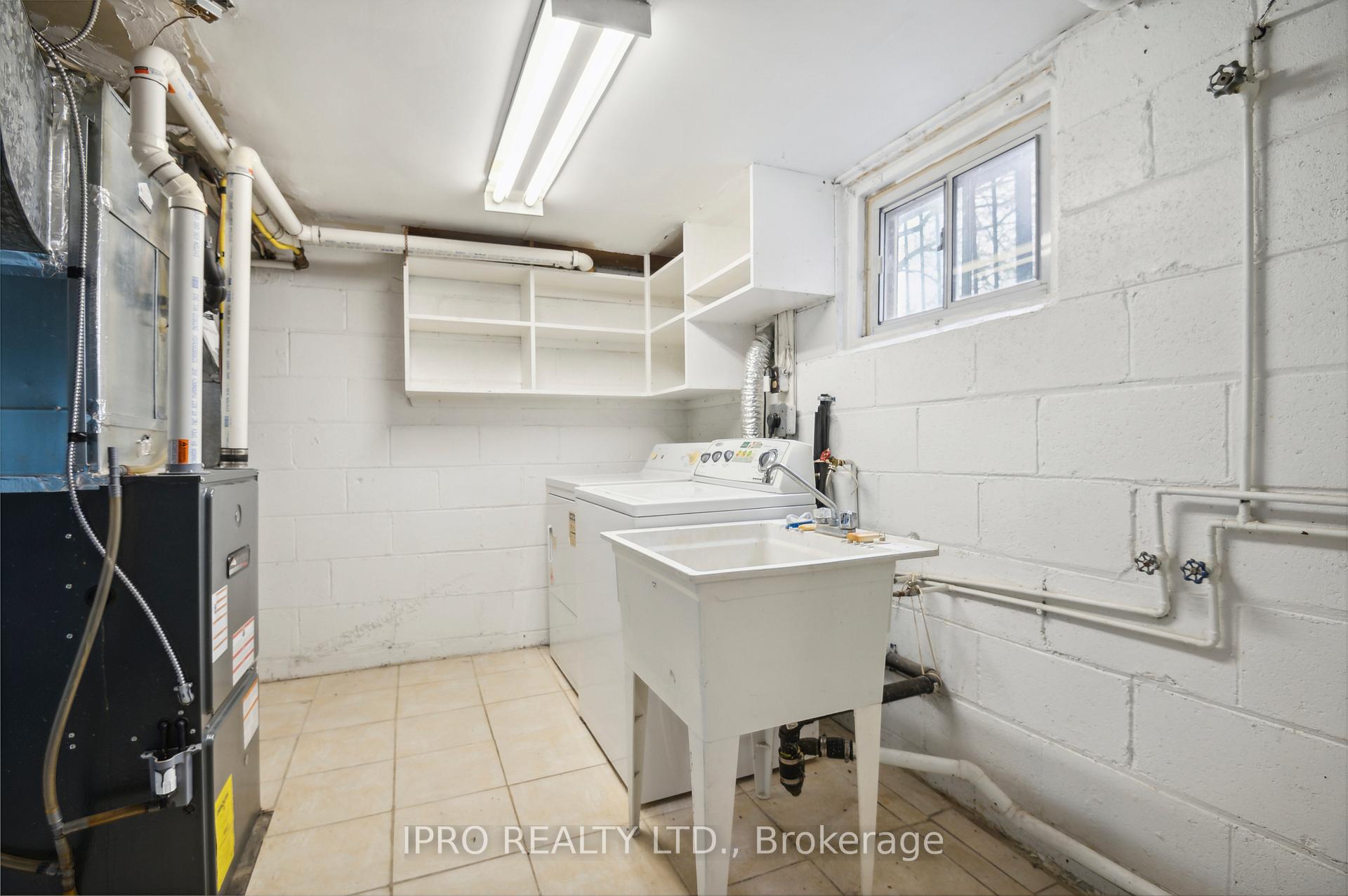 Photo 16 of 90 Stephen Drive, Etobicoke, Stonegate-Queensway — HOMEH