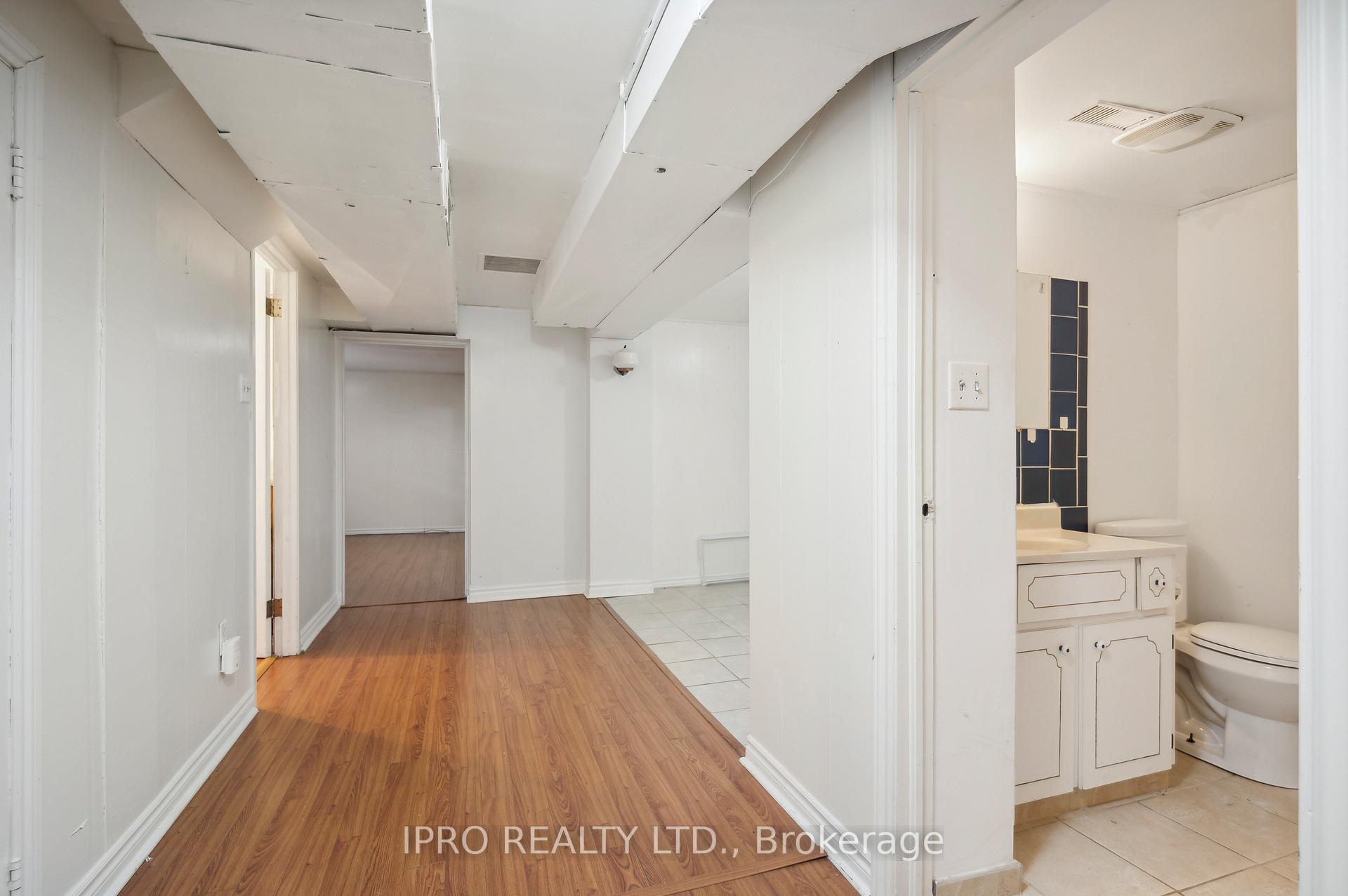 Photo 25 of 90 Stephen Drive, Etobicoke, Stonegate-Queensway — HOMEH