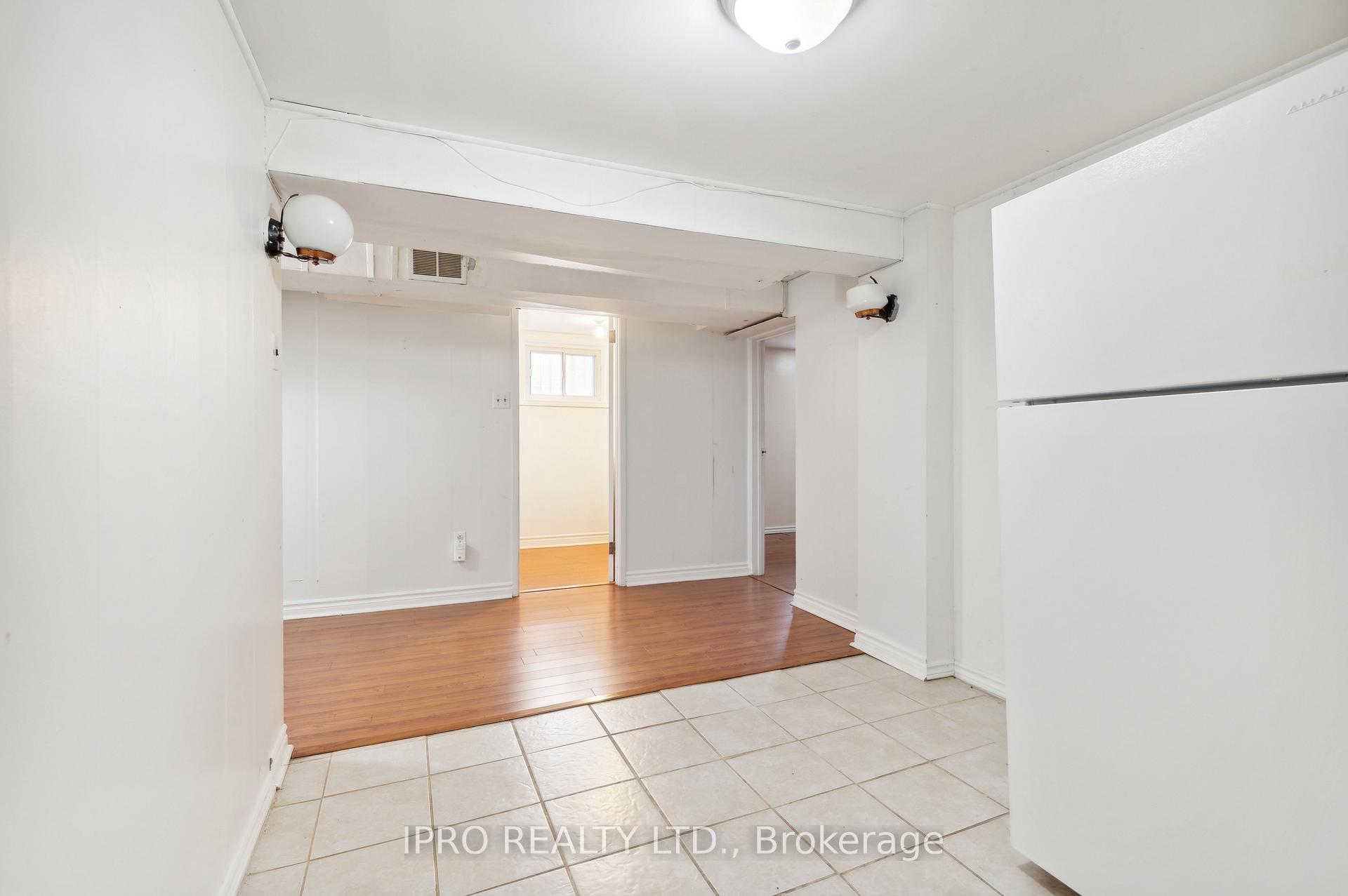 Photo 12 of 90 Stephen Drive, Etobicoke, Stonegate-Queensway — HOMEH