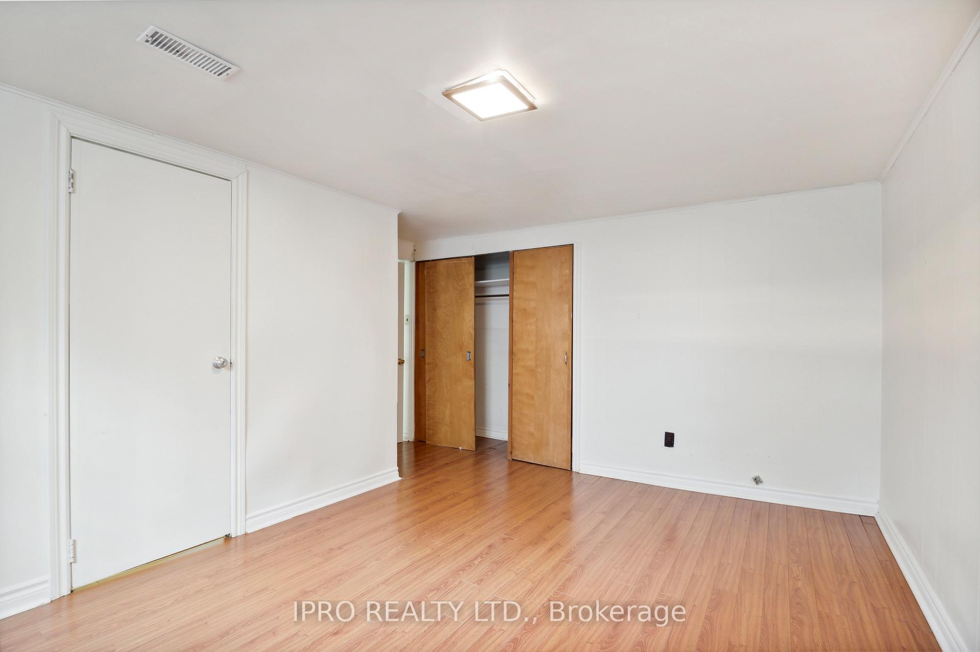 Photo 26 of 90 Stephen Drive, Etobicoke, Stonegate-Queensway — HOMEH