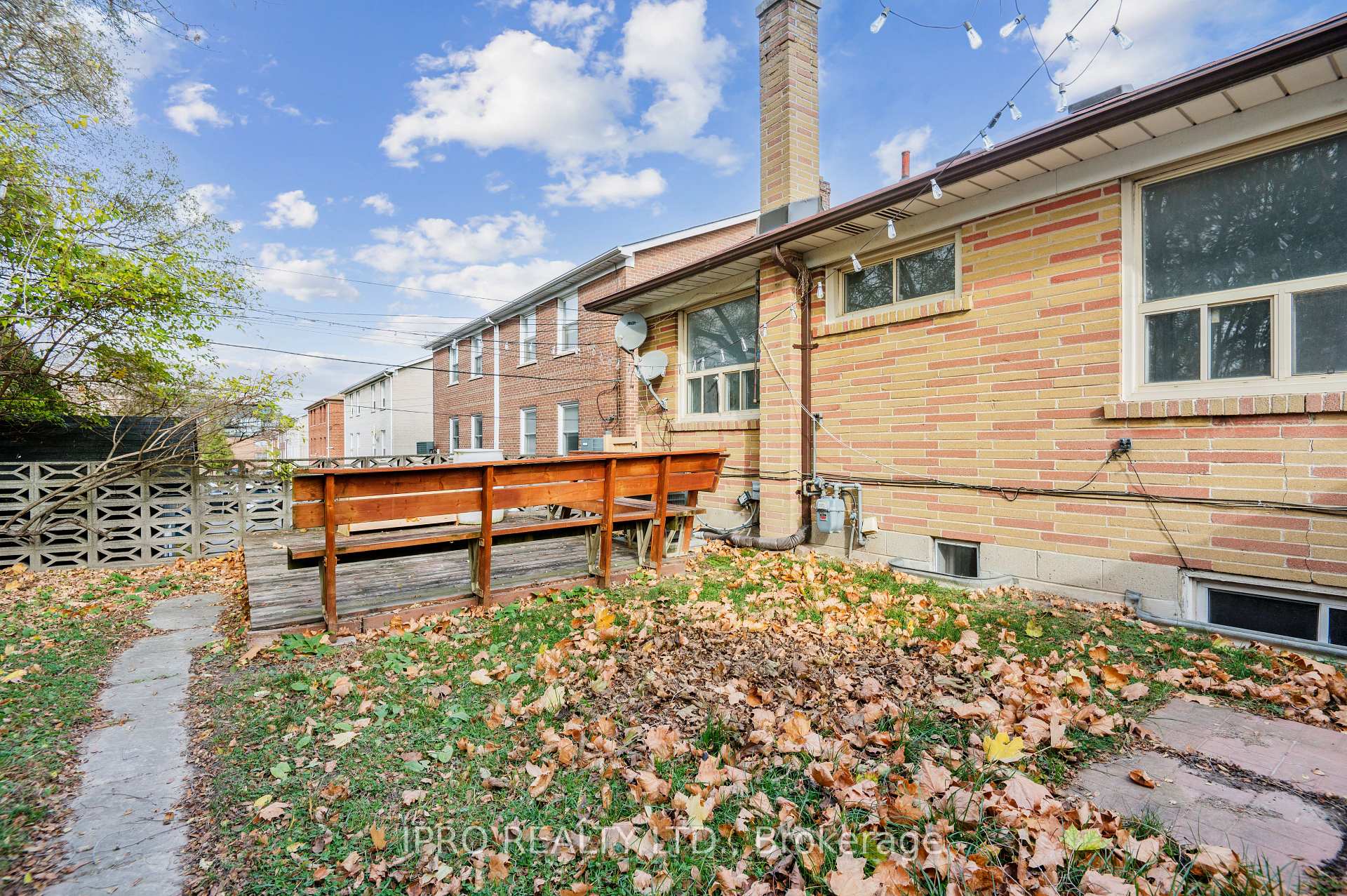 Photo 33 of 90 Stephen Drive, Etobicoke, Stonegate-Queensway — HOMEH