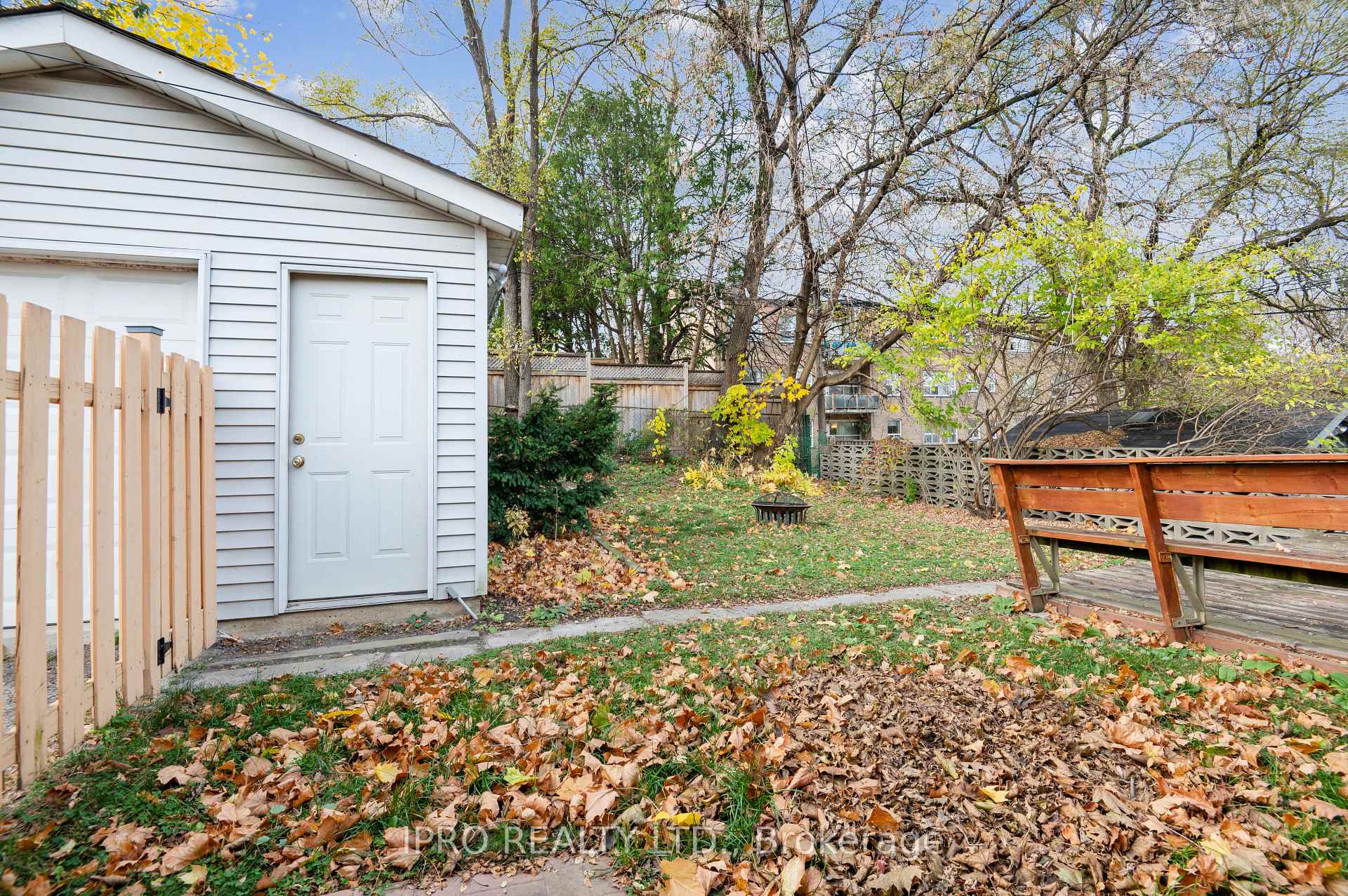 Photo 35 of 90 Stephen Drive, Etobicoke, Stonegate-Queensway — HOMEH