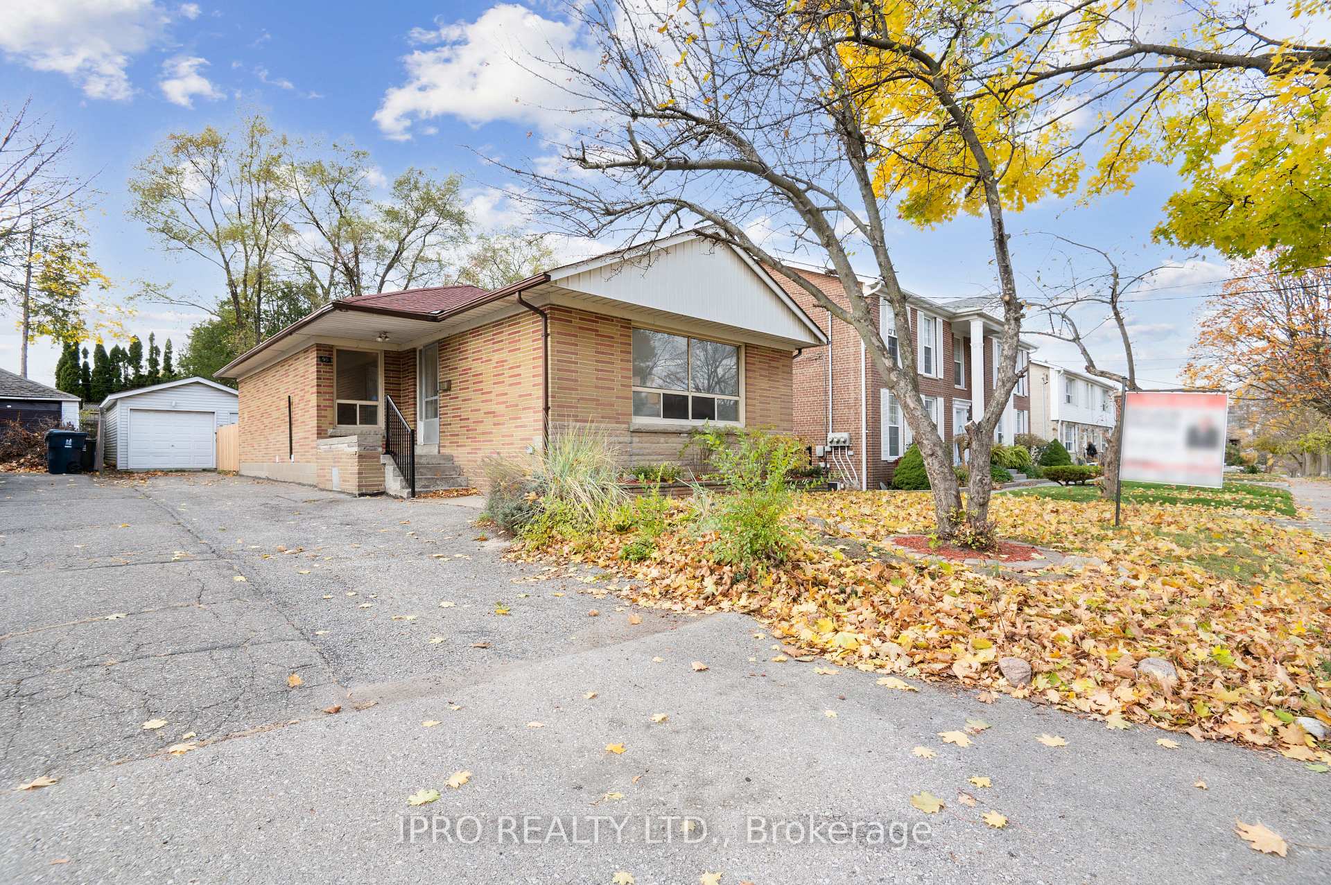 Photo 37 of 90 Stephen Drive, Etobicoke, Stonegate-Queensway — HOMEH