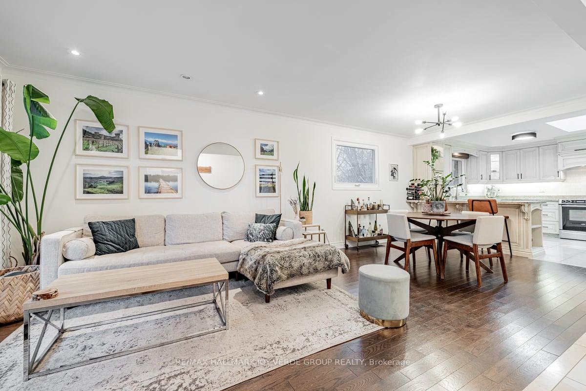 Photo 6 of 130 Ranee Avenue, Toronto, Englemount-Lawrence — HOMEH