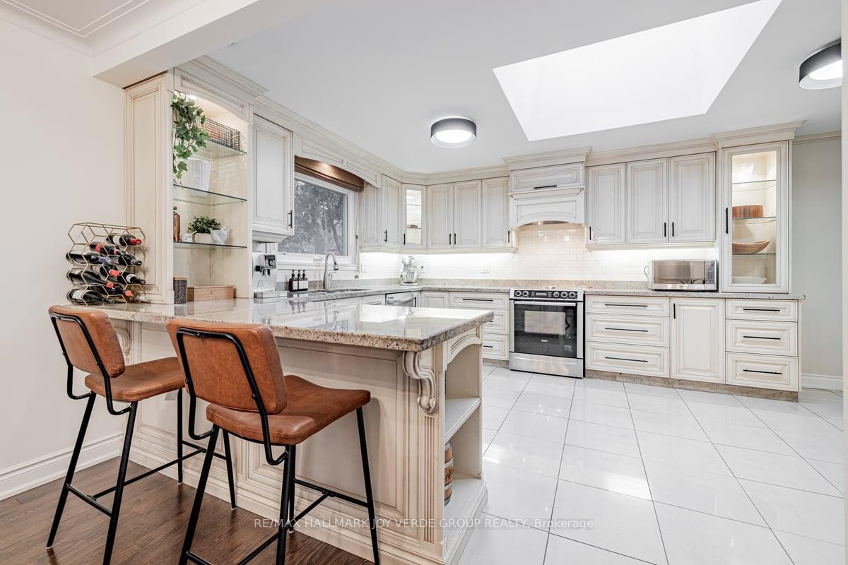 Photo 12 of 130 Ranee Avenue, Toronto, Englemount-Lawrence — HOMEH