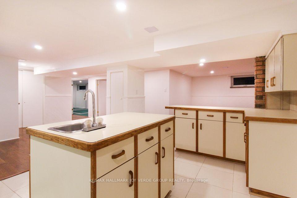 Photo 21 of 130 Ranee Avenue, Toronto, Englemount-Lawrence — HOMEH