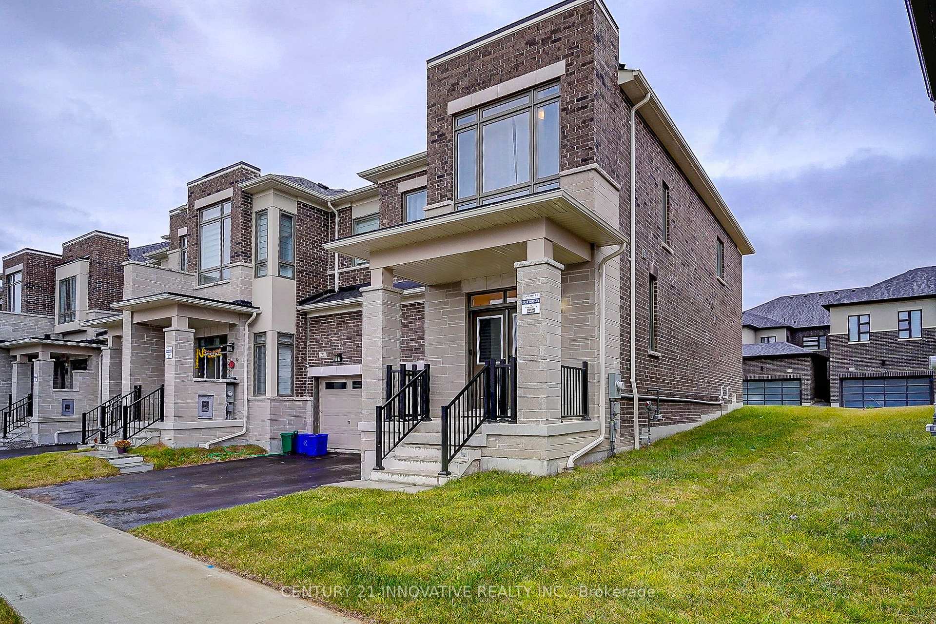 Photo 7 of 24 Van Wart Street, Whitby, Rural Whitby — HOMEH