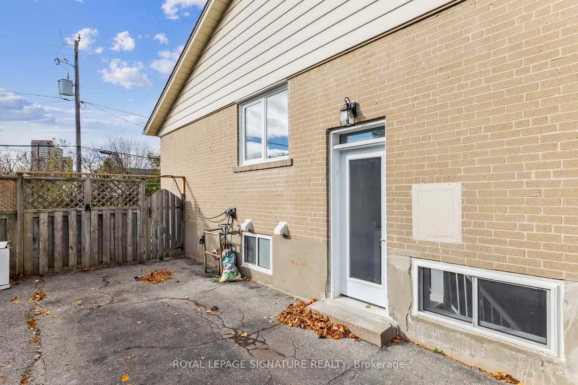 Photo 33 of 57 Burcher Road, Ajax, South East — HOMEH