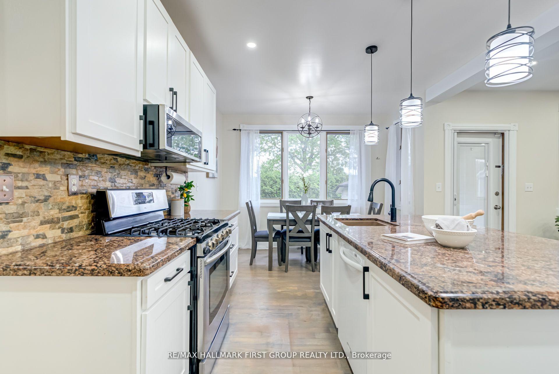 Photo 4 of 87 Elgin Street, Clarington, Bowmanville — HOMEH