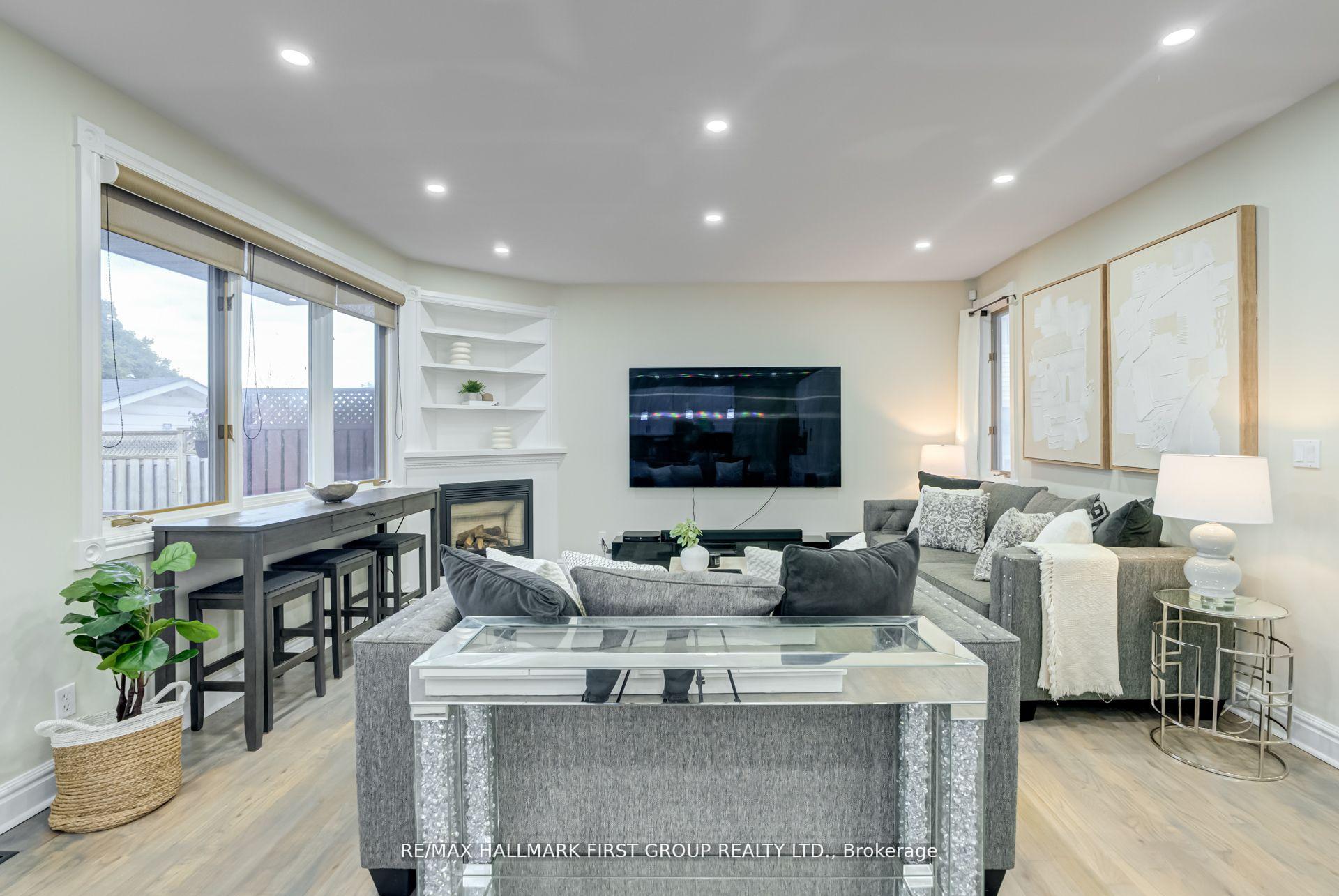 Photo 9 of 87 Elgin Street, Clarington, Bowmanville — HOMEH