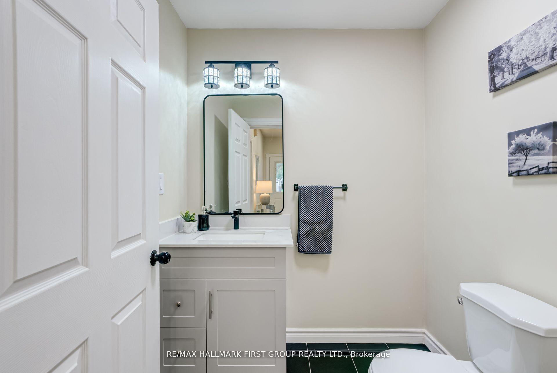 Photo 7 of 87 Elgin Street, Clarington, Bowmanville — HOMEH