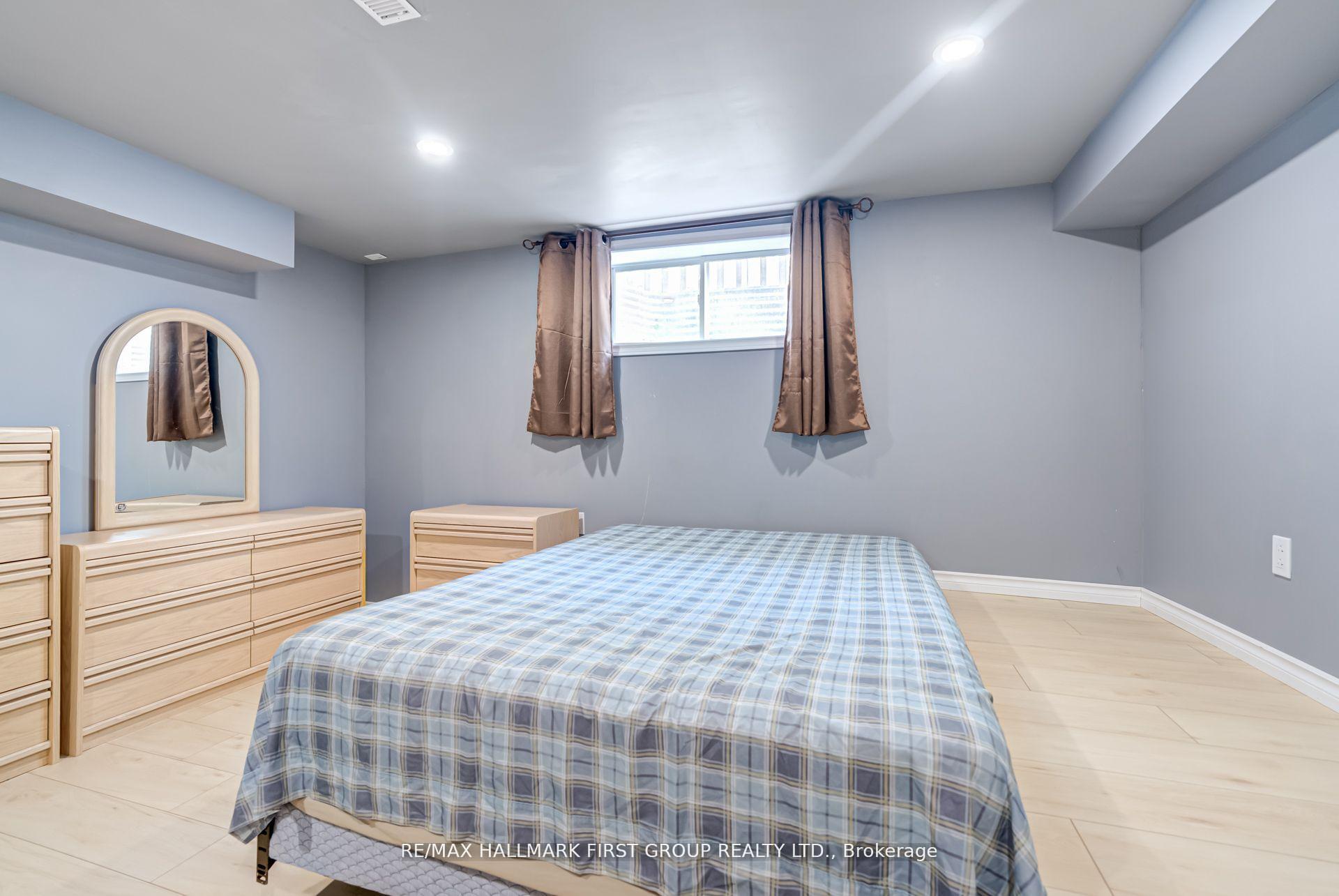 Photo 23 of 87 Elgin Street, Clarington, Bowmanville — HOMEH