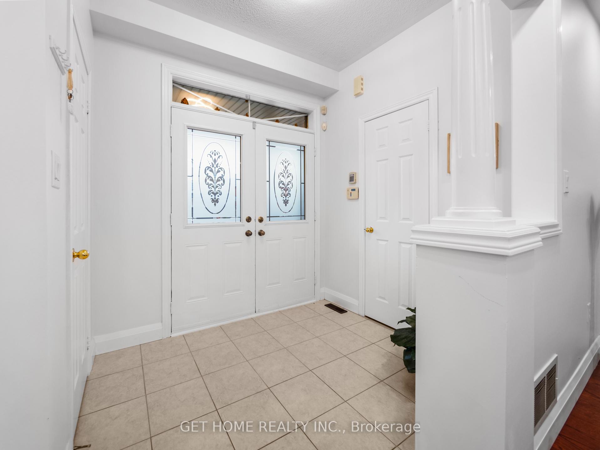 Photo 2 of 30 Strathdale Road, Brampton, Bram East — HOMEH