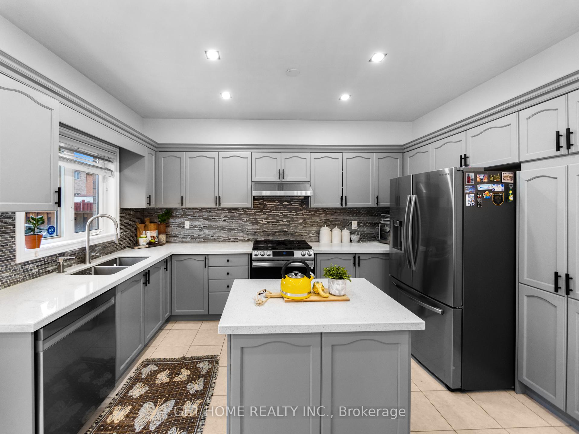 Photo 13 of 30 Strathdale Road, Brampton, Bram East — HOMEH