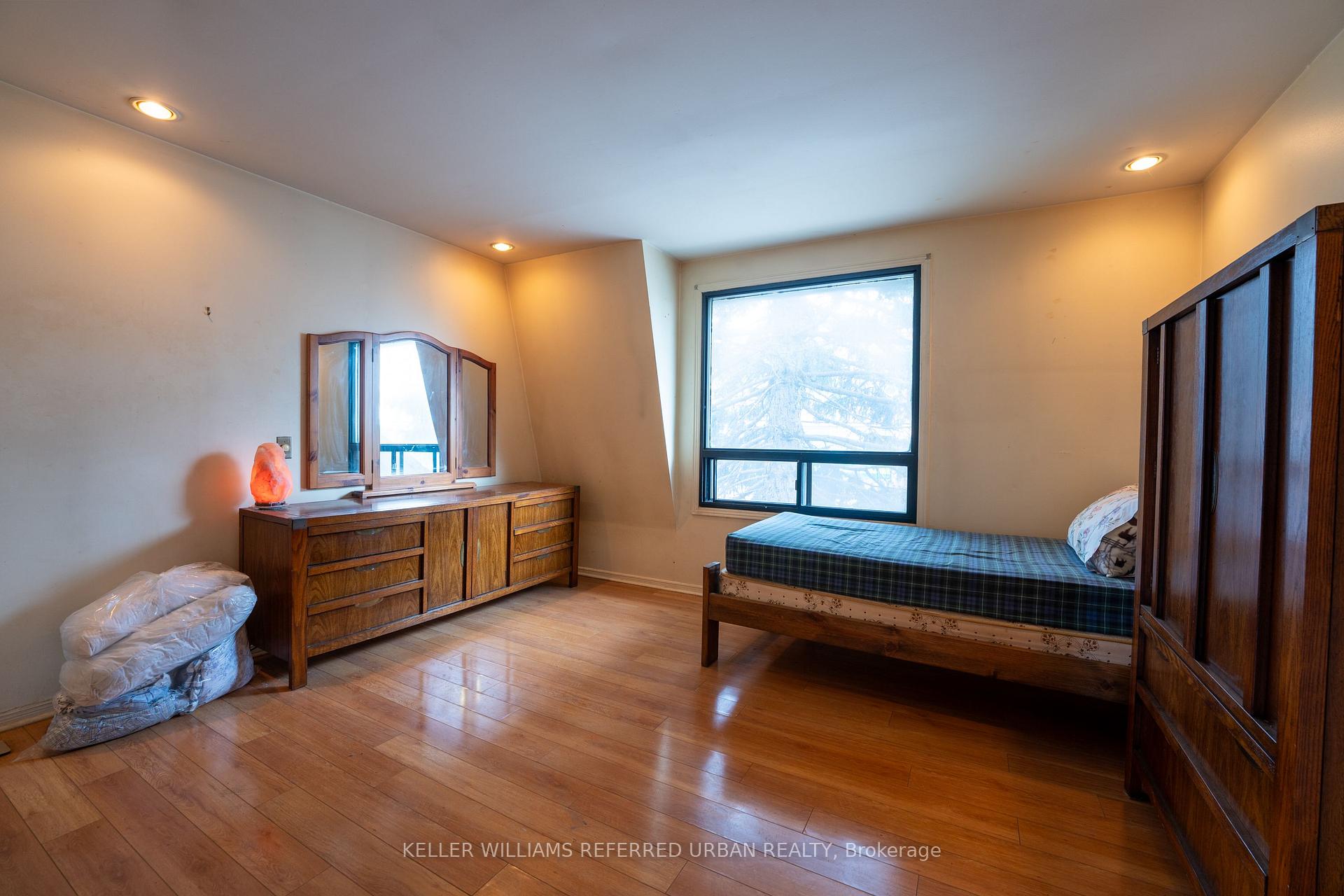 Photo 8 of 20 Mosley Street, Toronto, South Riverdale — HOMEH
