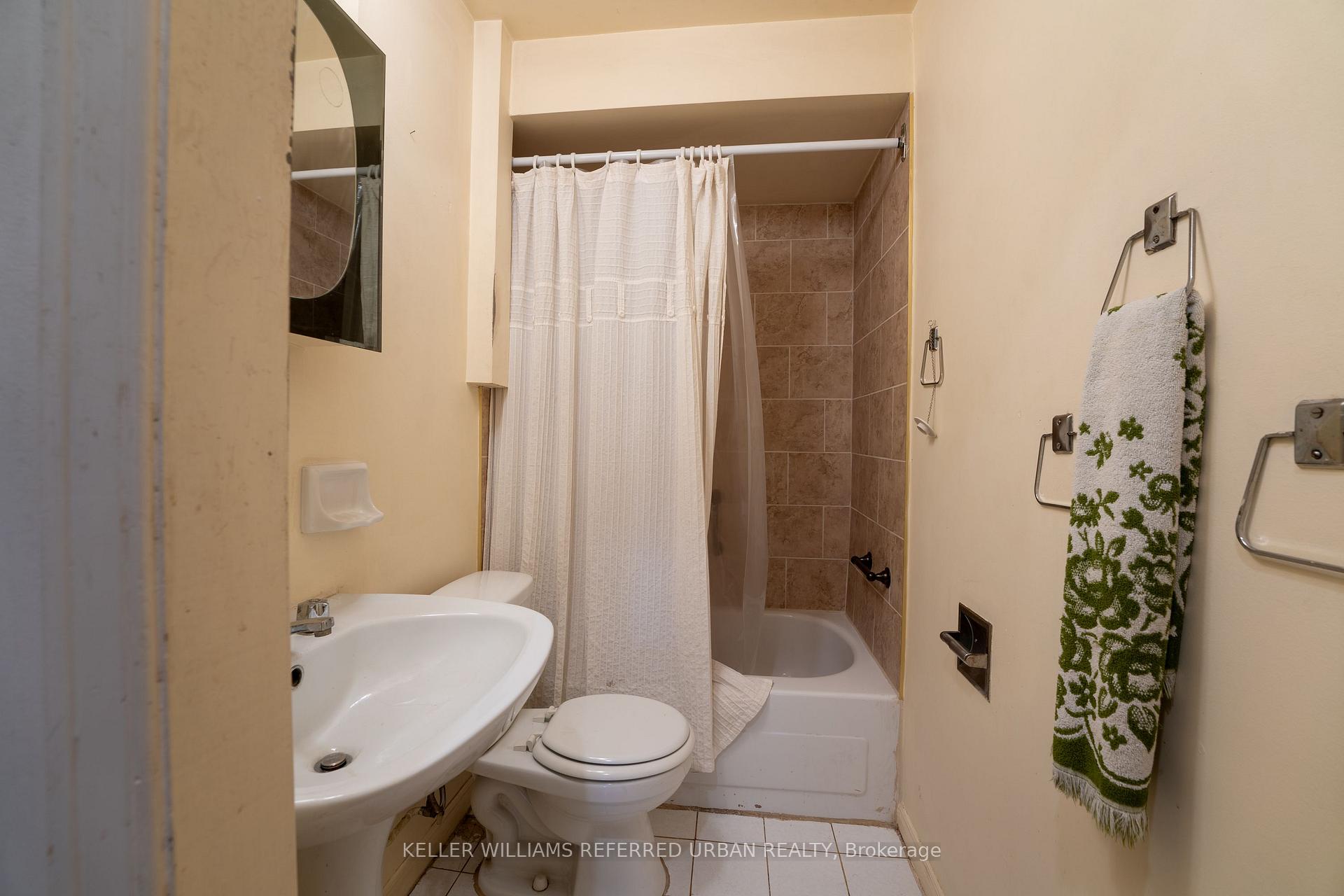 Photo 14 of 20 Mosley Street, Toronto, South Riverdale — HOMEH