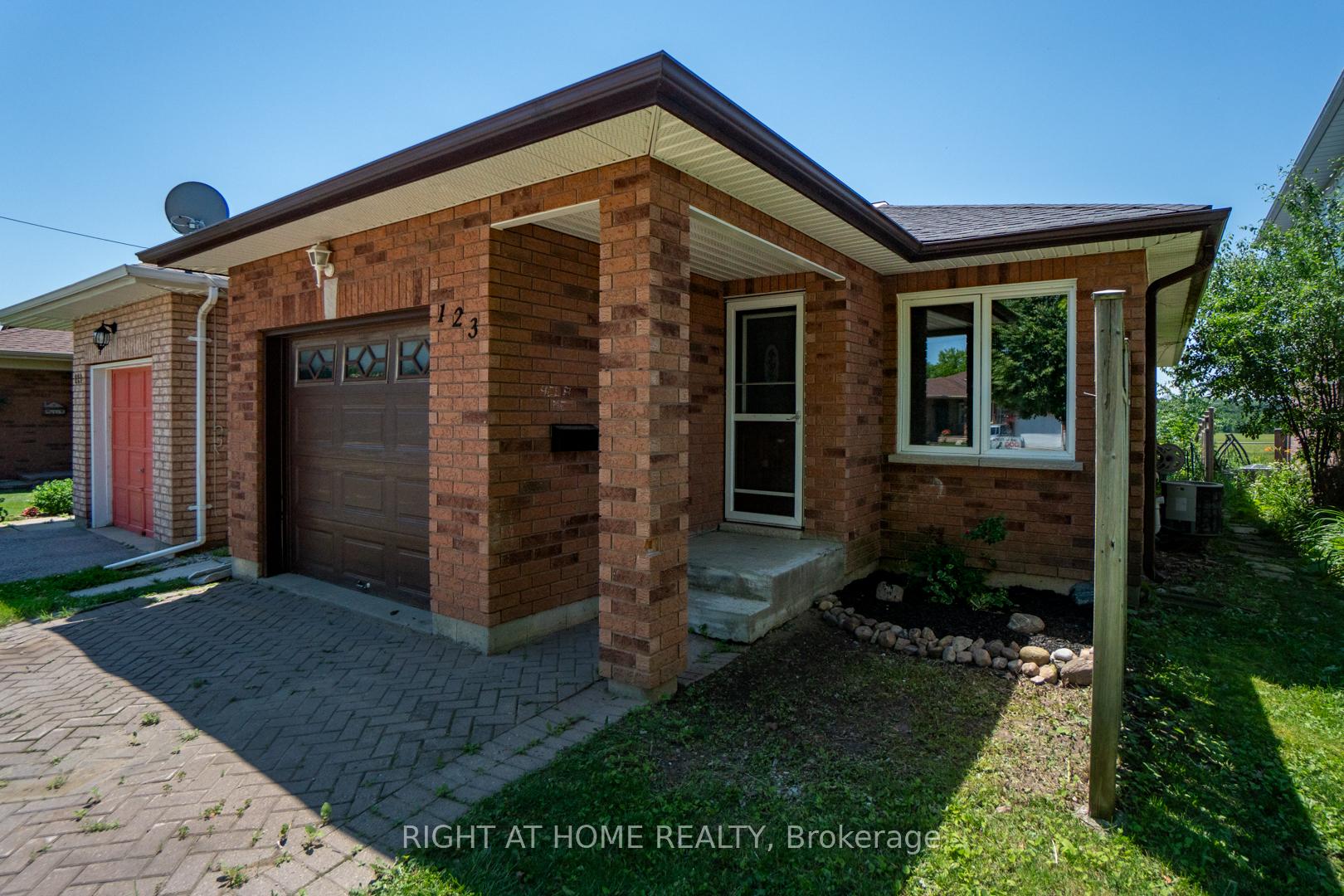 Photo 2 of Unit #1 & #2, 123 Benson Drive, Barrie, Northwest — HOMEH