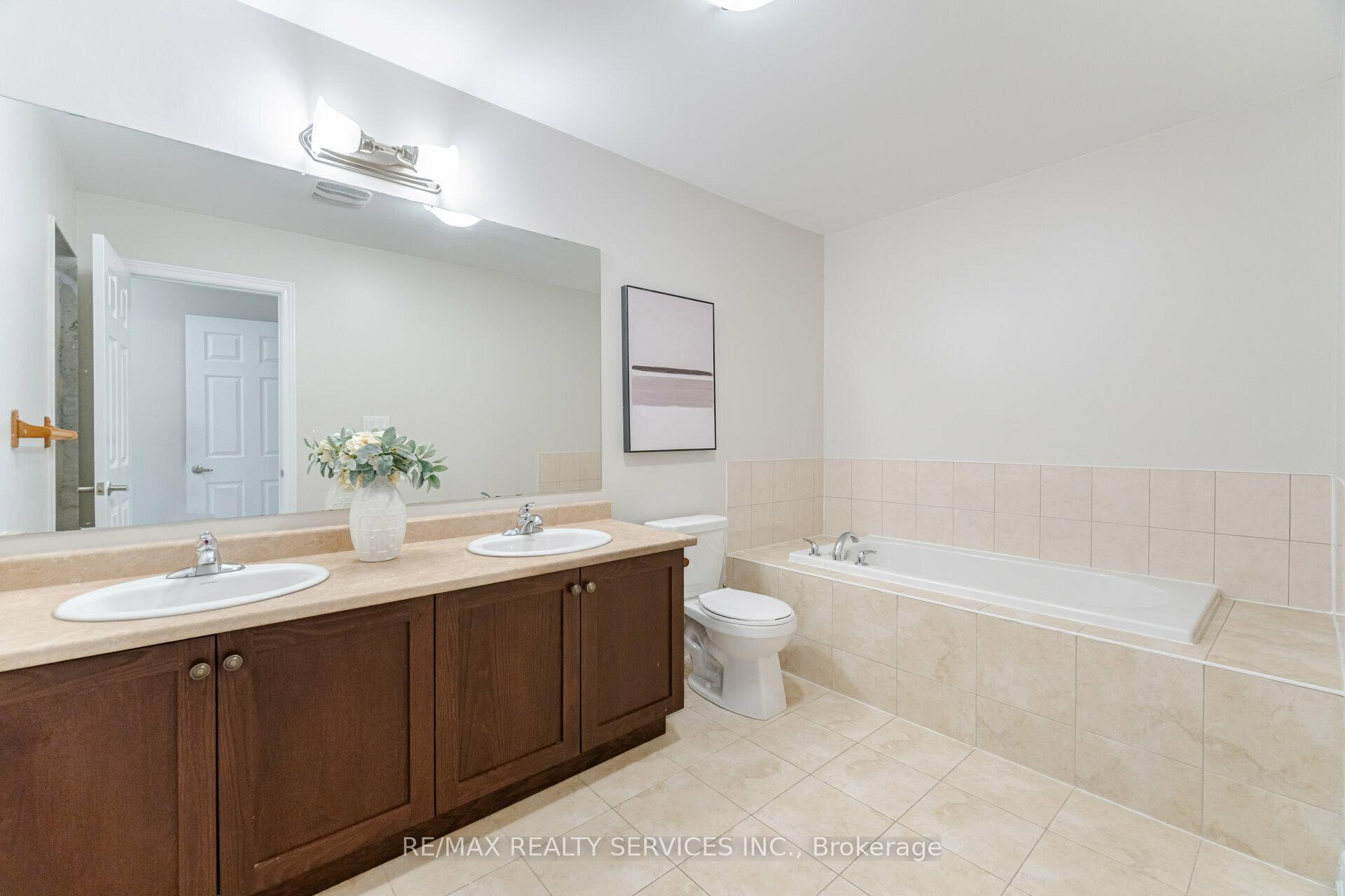 Photo 18 of 322 Bonnieglen Farm Boulevard, Caledon, Rural Caledon — HOMEH