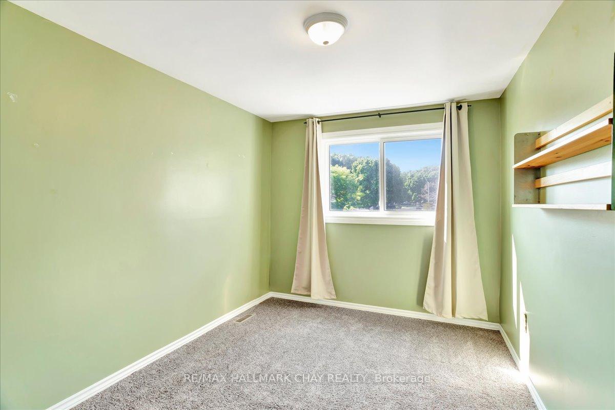 Photo 15 of 96 Springdale Drive, Barrie, 400 North — HOMEH