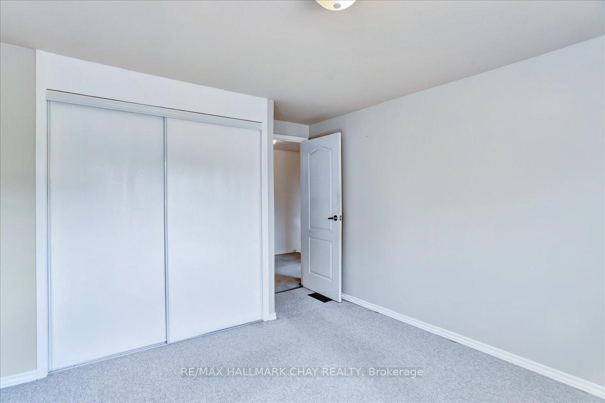 Photo 18 of 96 Springdale Drive, Barrie, 400 North — HOMEH