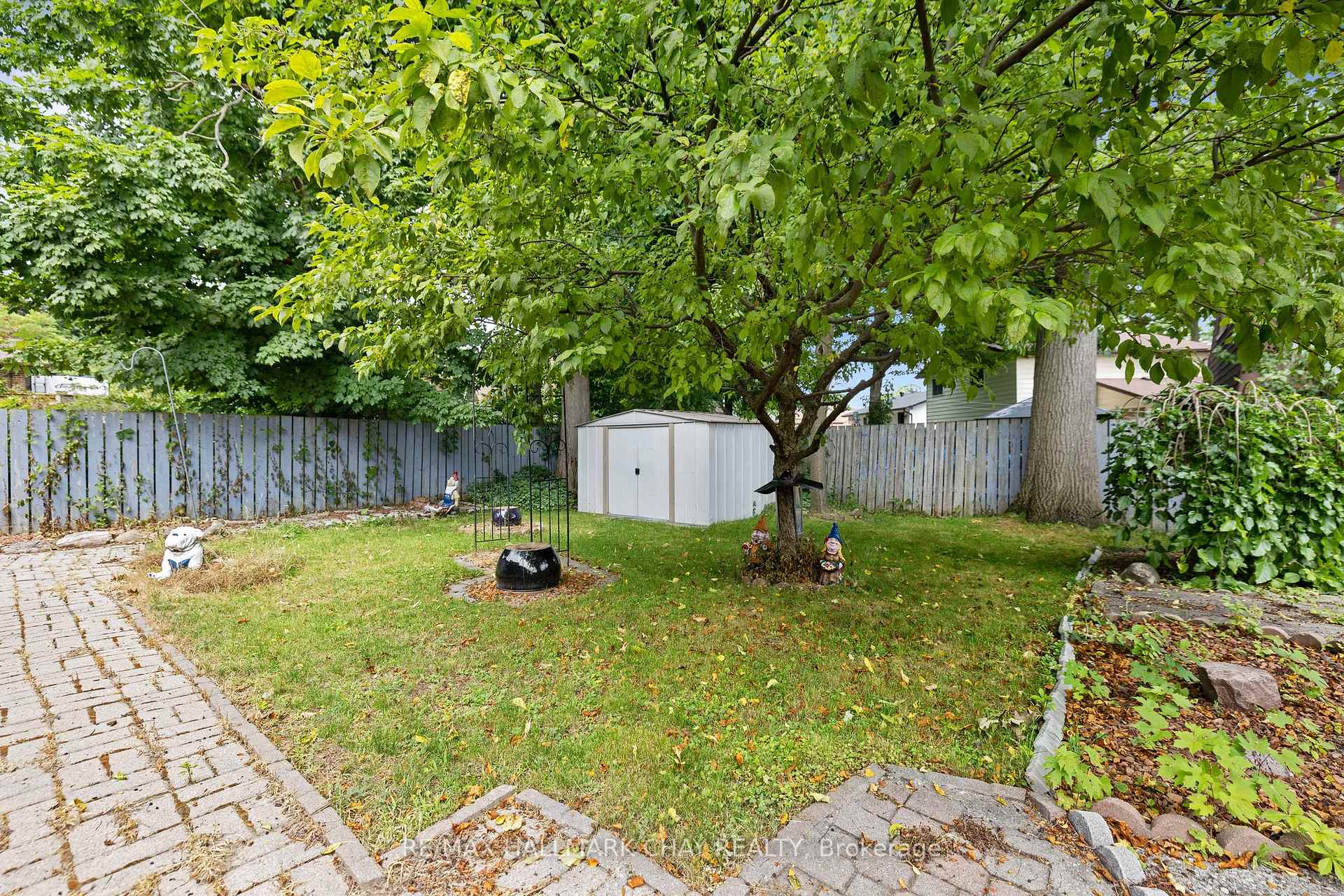 Photo 28 of 96 Springdale Drive, Barrie, 400 North — HOMEH