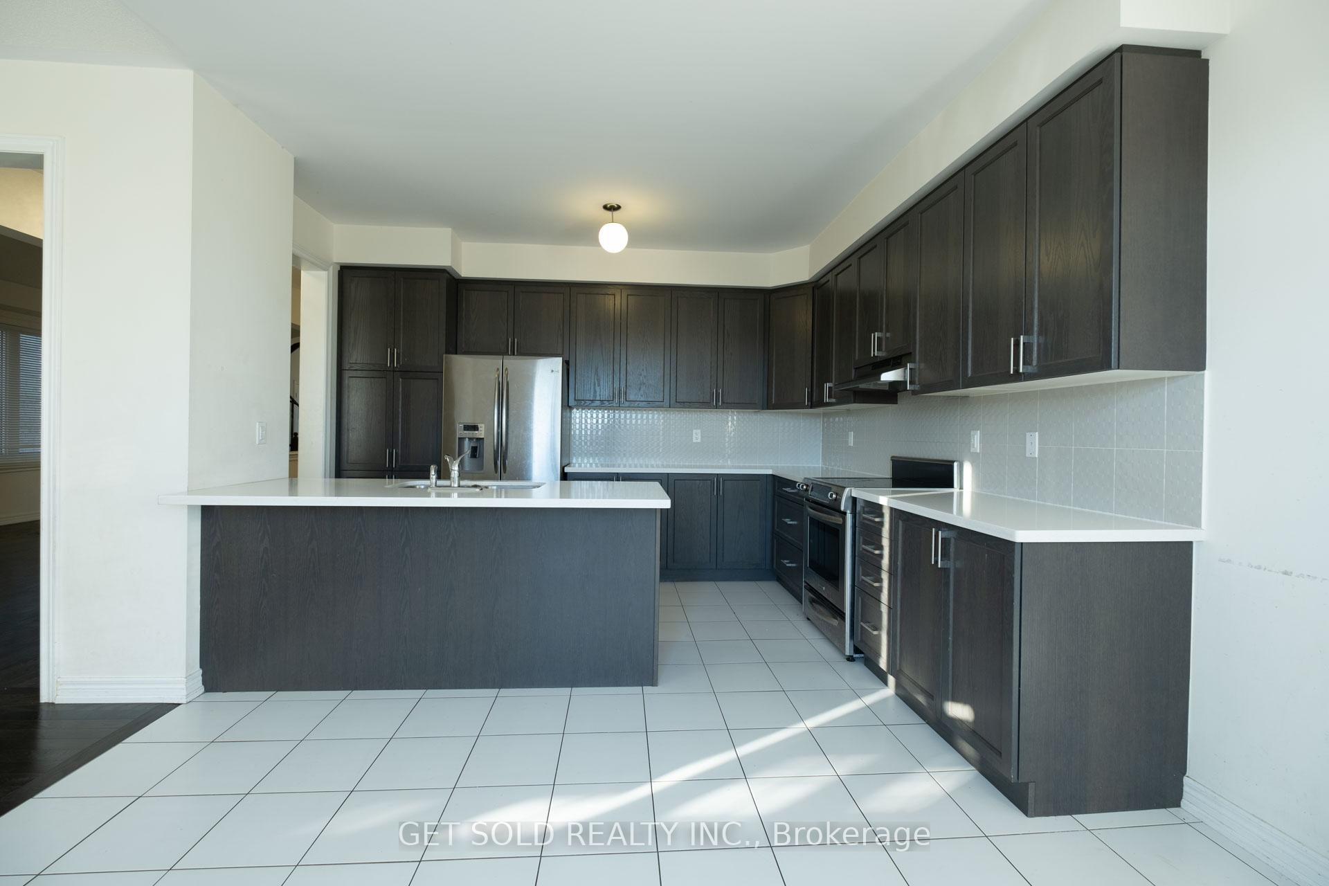 Photo 6 of 147 Fred Jackman Avenue, Clarington, Bowmanville — HOMEH