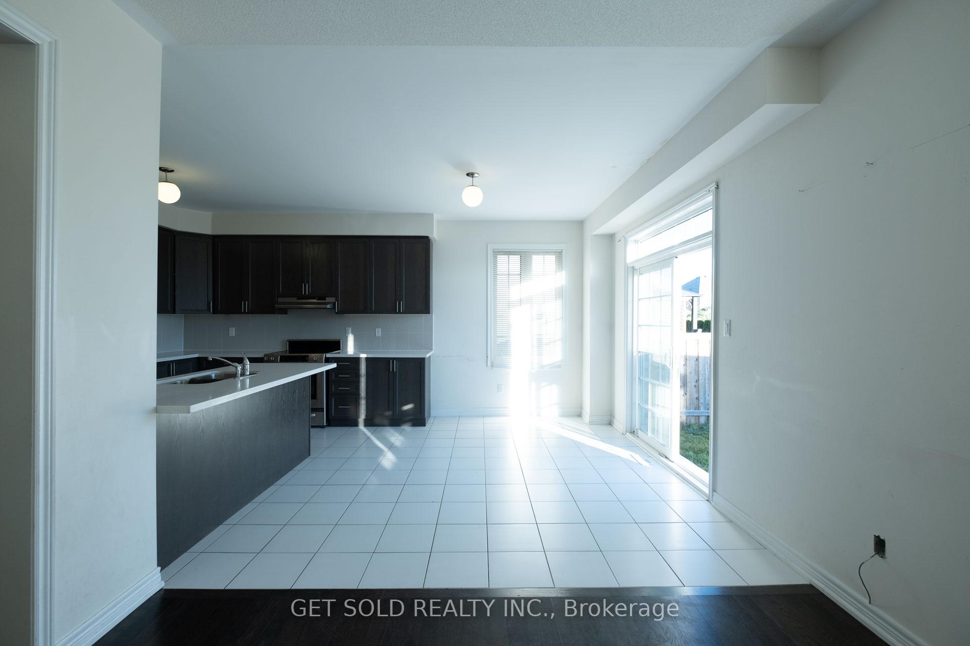 Photo 7 of 147 Fred Jackman Avenue, Clarington, Bowmanville — HOMEH