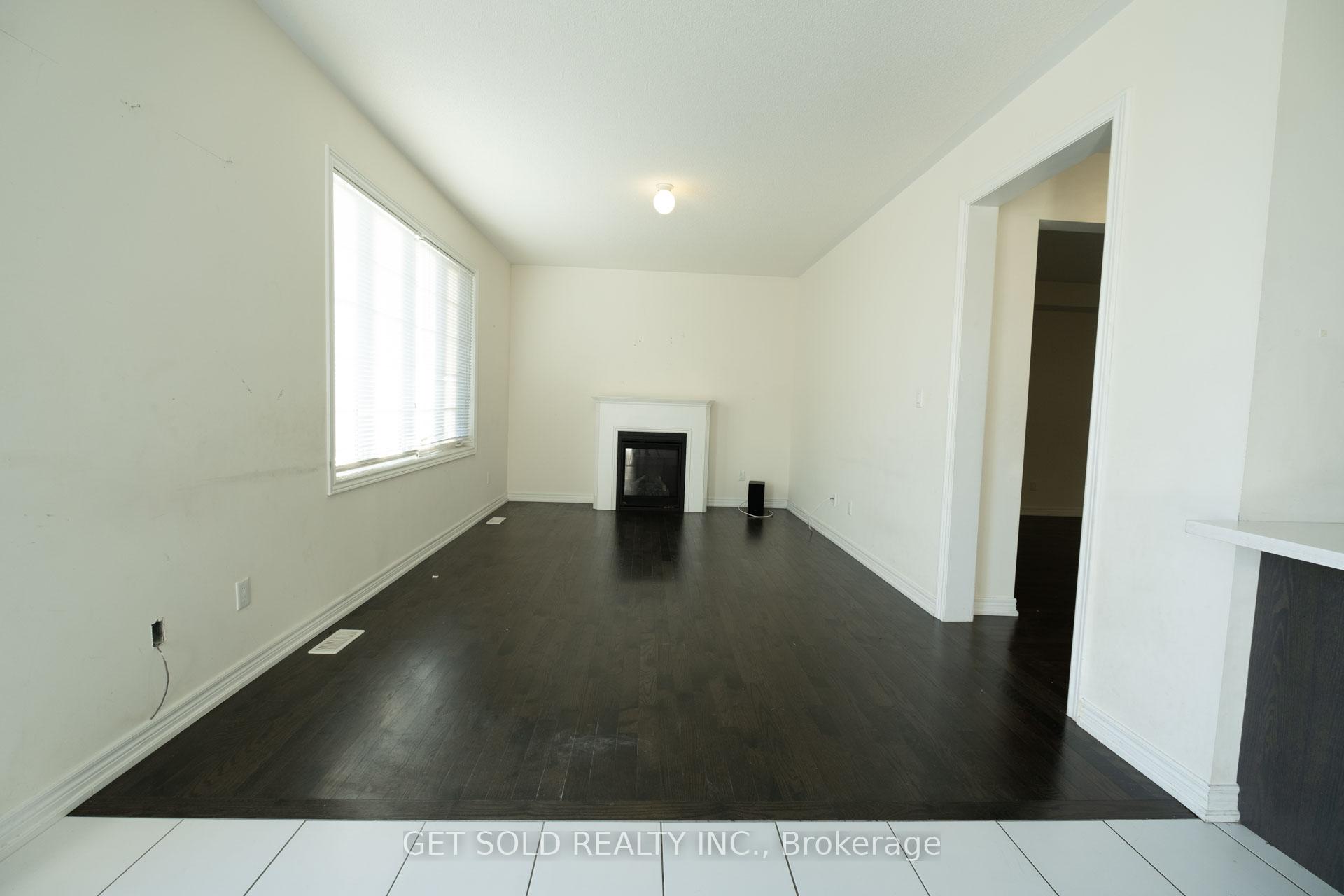 Photo 11 of 147 Fred Jackman Avenue, Clarington, Bowmanville — HOMEH