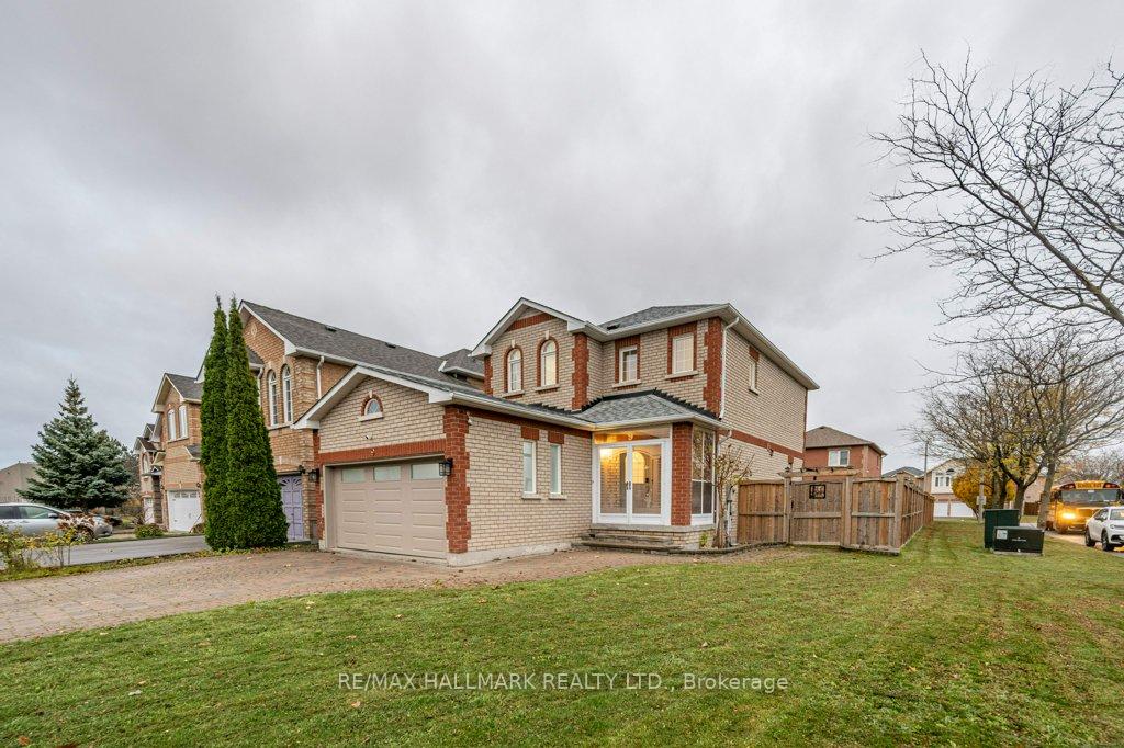 Photo 2 of 9 Blackcomb Gate, Markham, Milliken Mills West — HOMEH