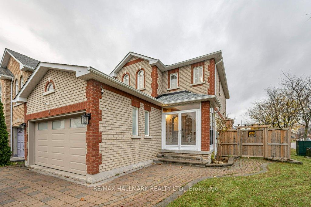 Photo 5 of 9 Blackcomb Gate, Markham, Milliken Mills West — HOMEH