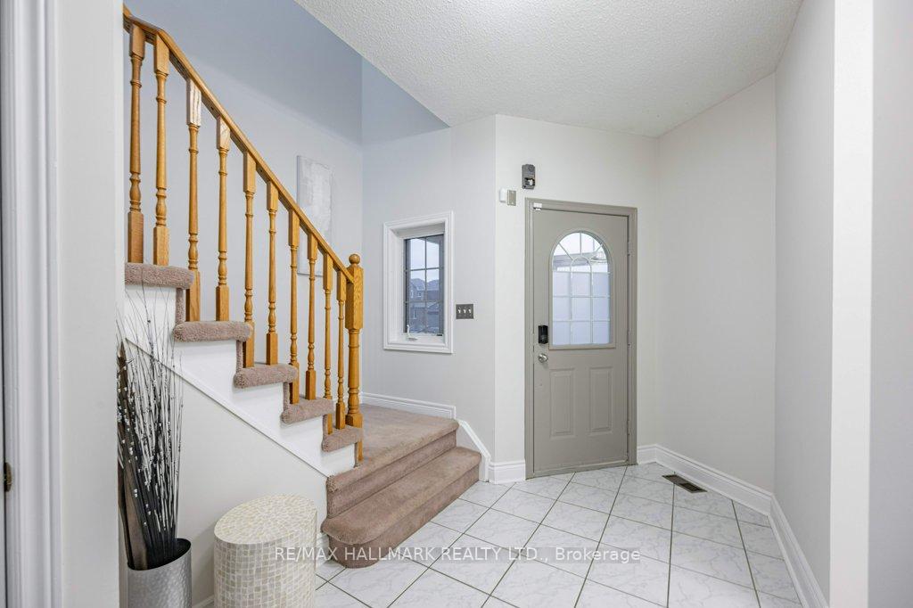 Photo 11 of 9 Blackcomb Gate, Markham, Milliken Mills West — HOMEH