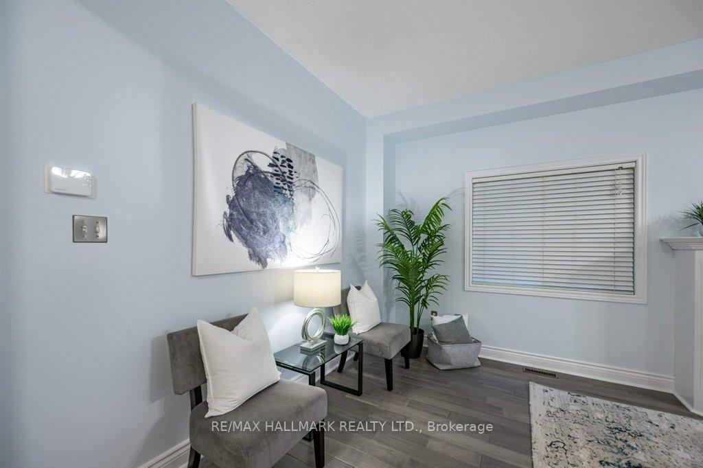 Photo 4 of 9 Blackcomb Gate, Markham, Milliken Mills West — HOMEH